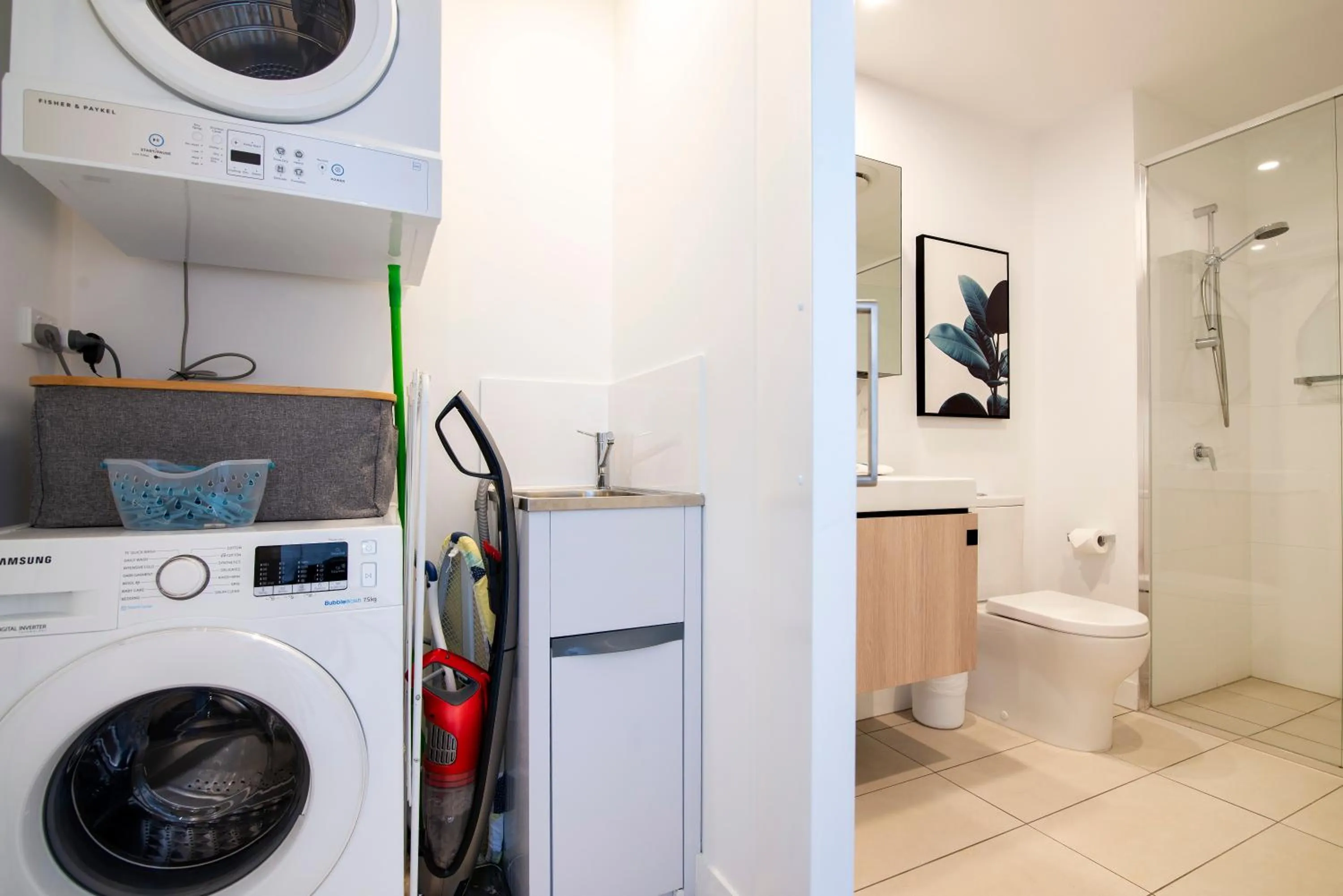 Bathroom in Hope Street Apartments by CLLIX