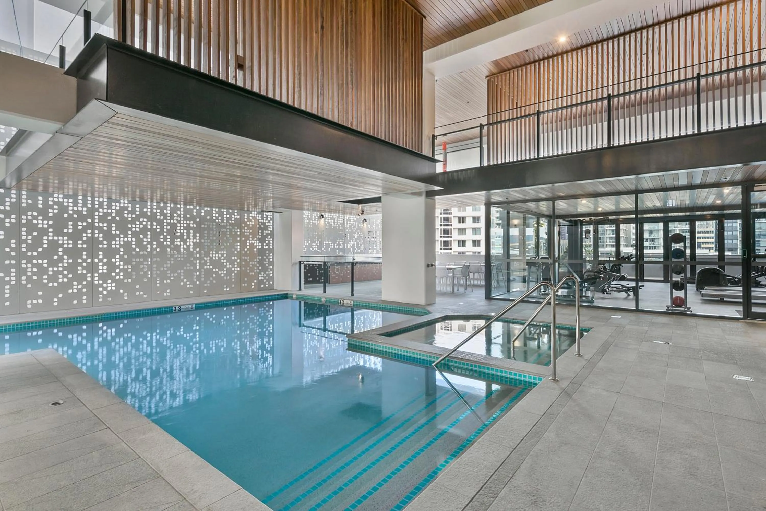 Swimming pool in Hope Street Apartments by CLLIX