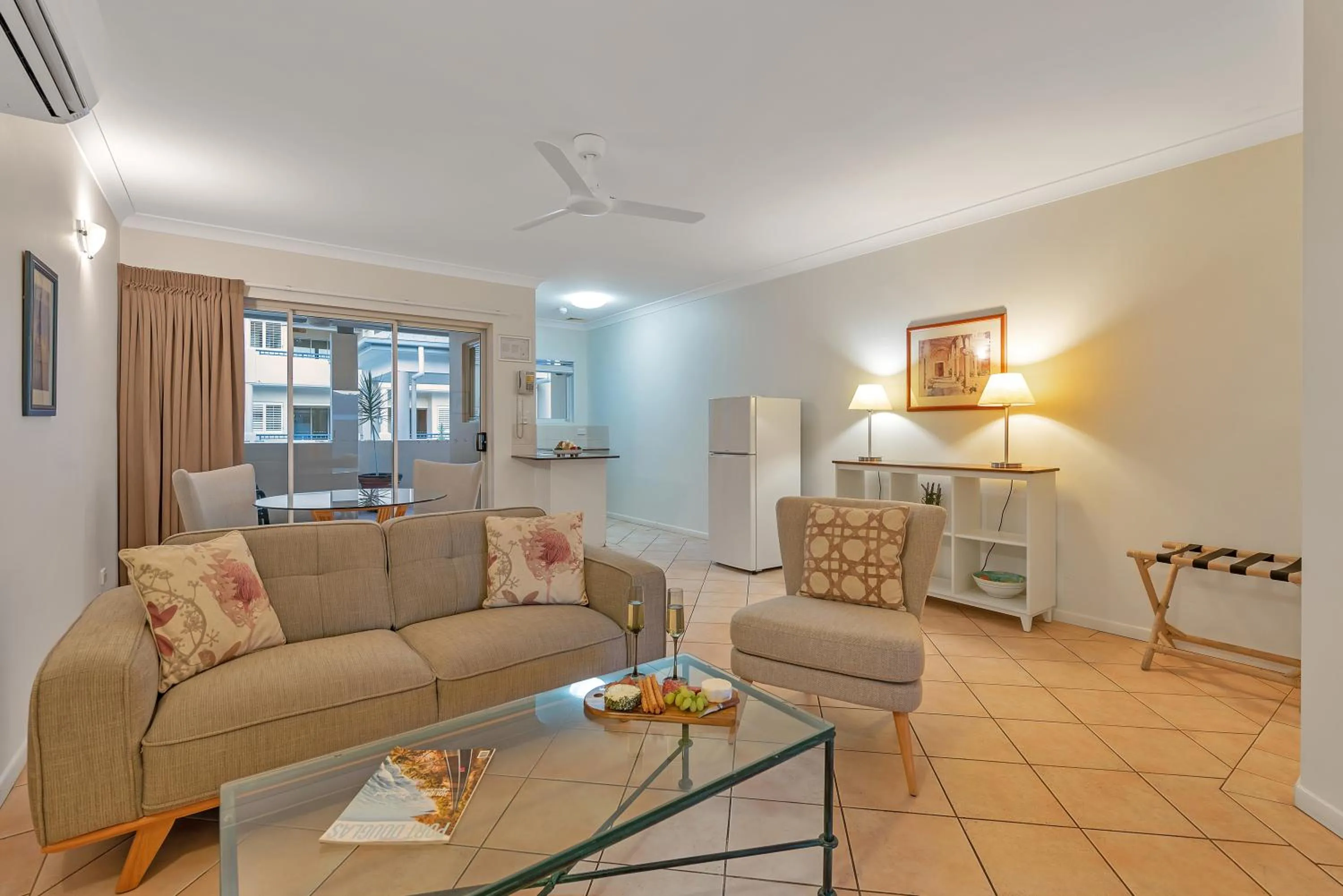 Living room in The Newport on Macrossan - Adults Only