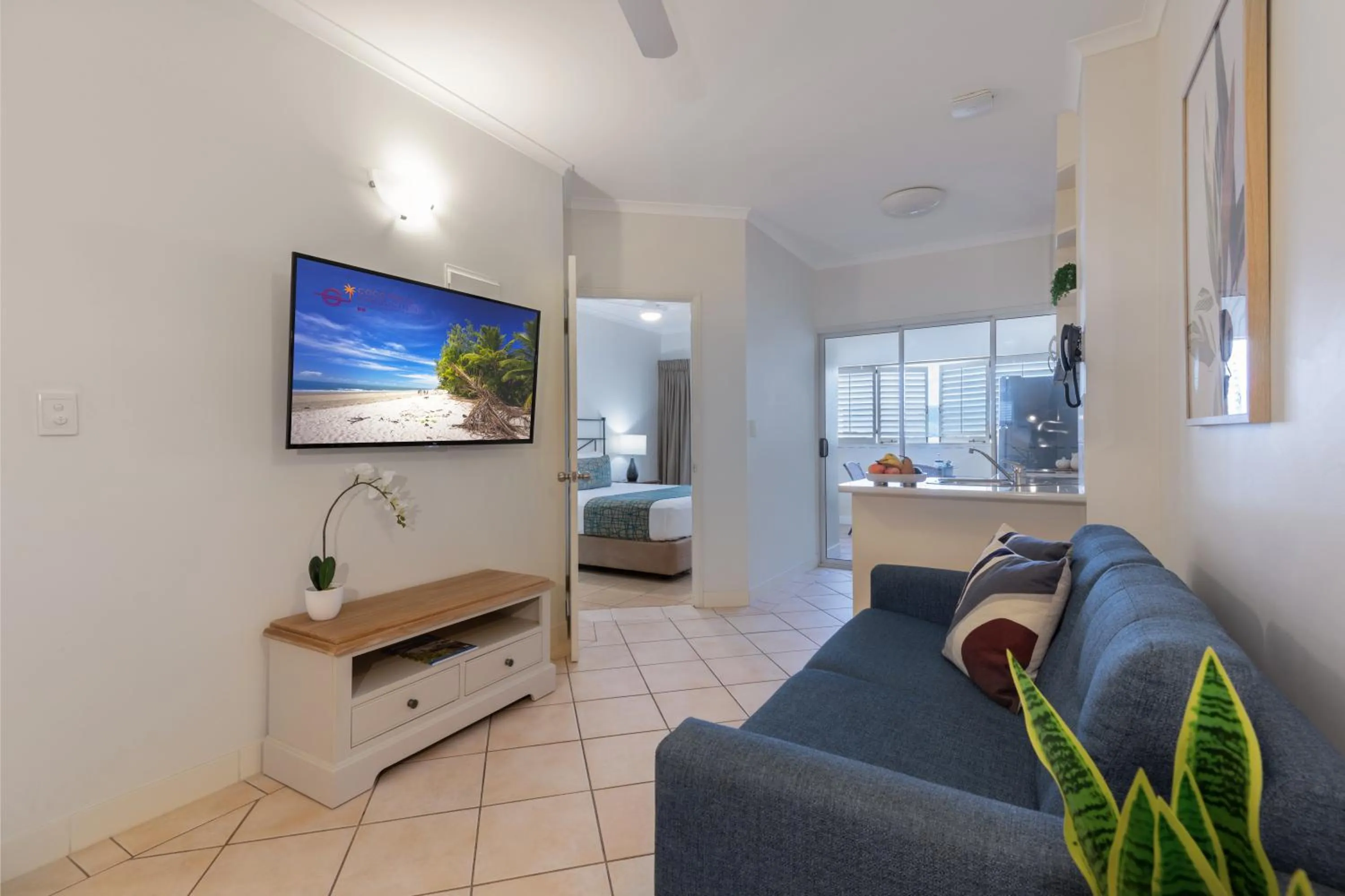 Living room in The Newport on Macrossan - Adults Only