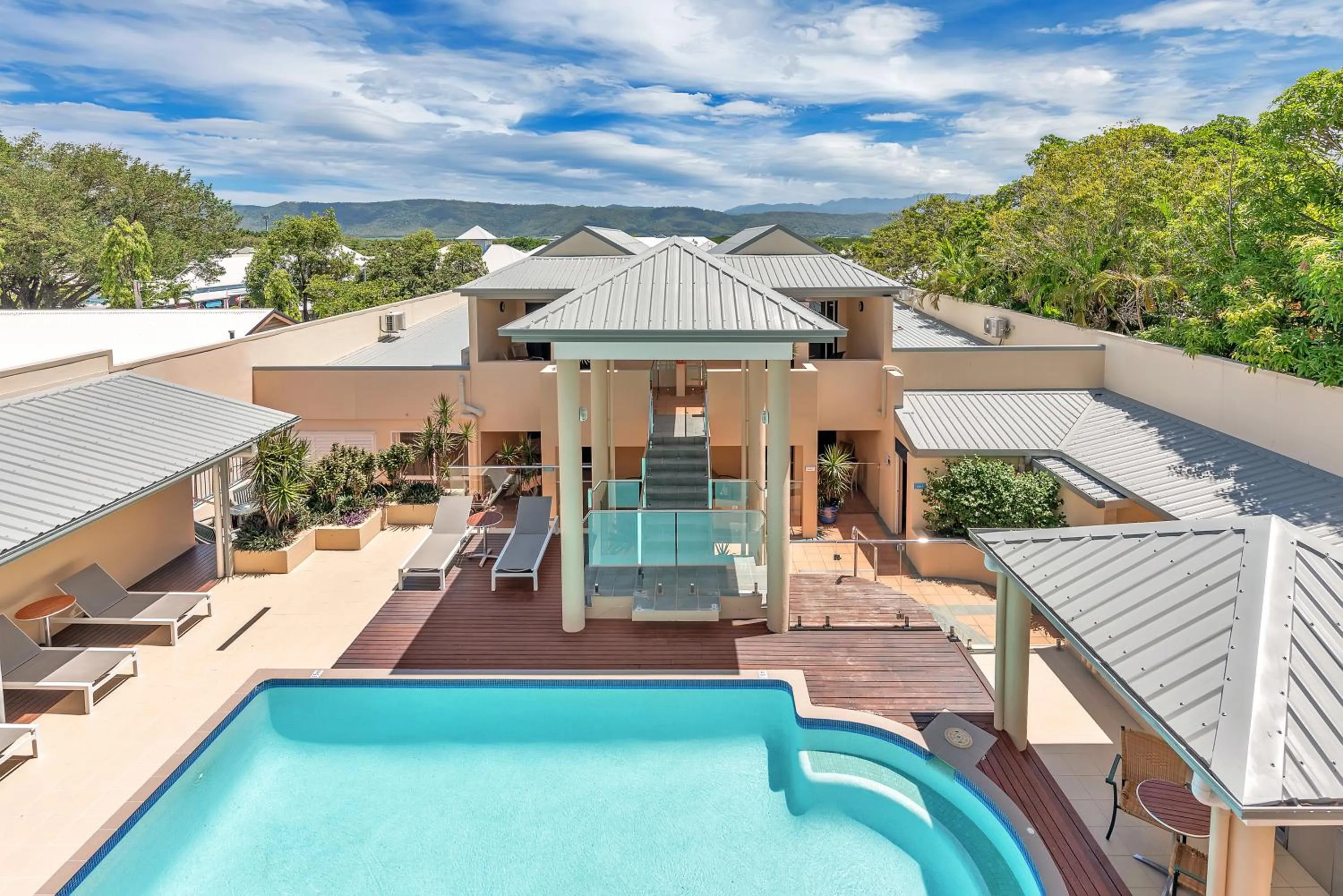 Mountain view in The Newport on Macrossan - Adults Only