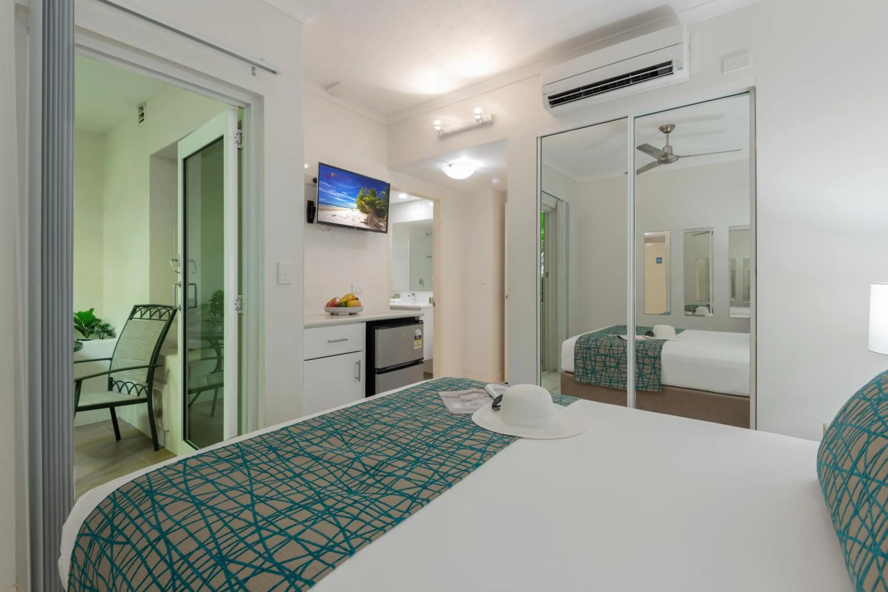 Bed in The Newport on Macrossan - Adults Only