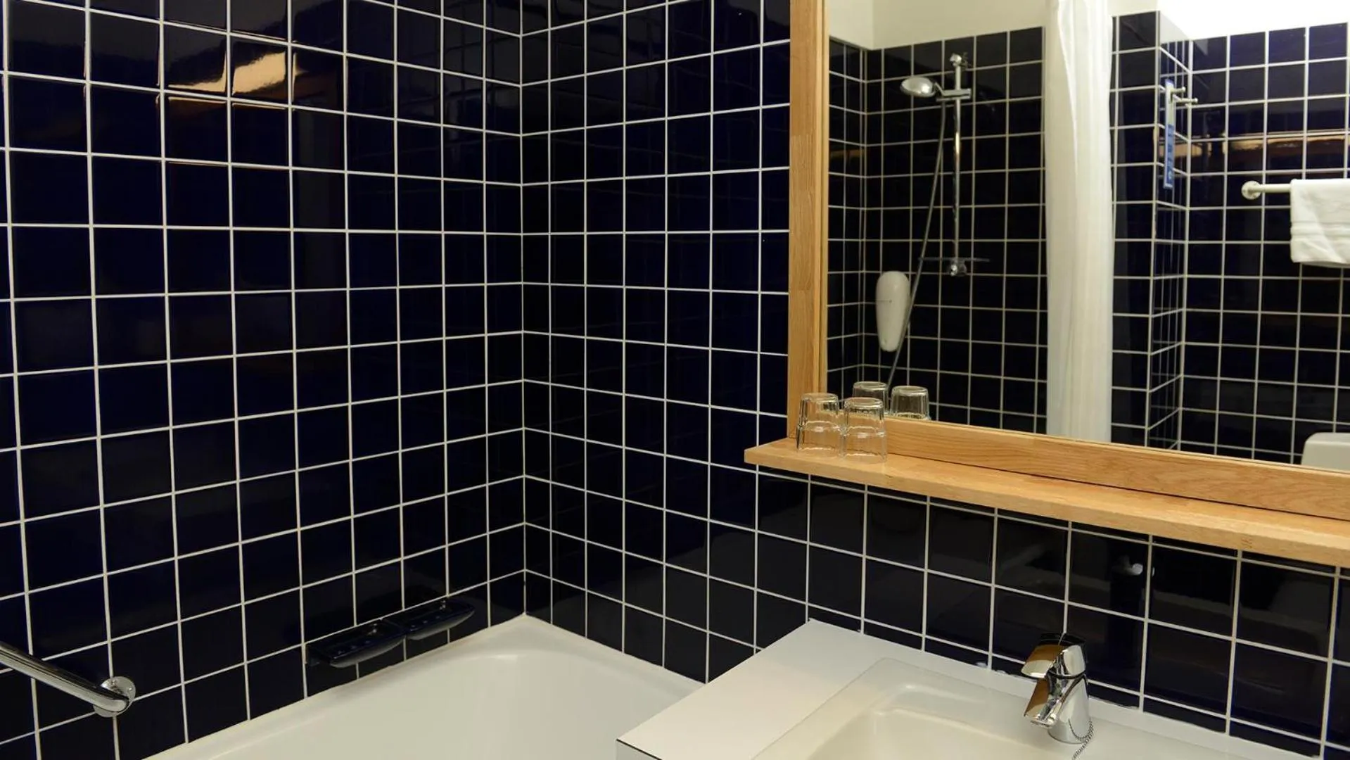 Shower in Ruissalo Spa Hotel