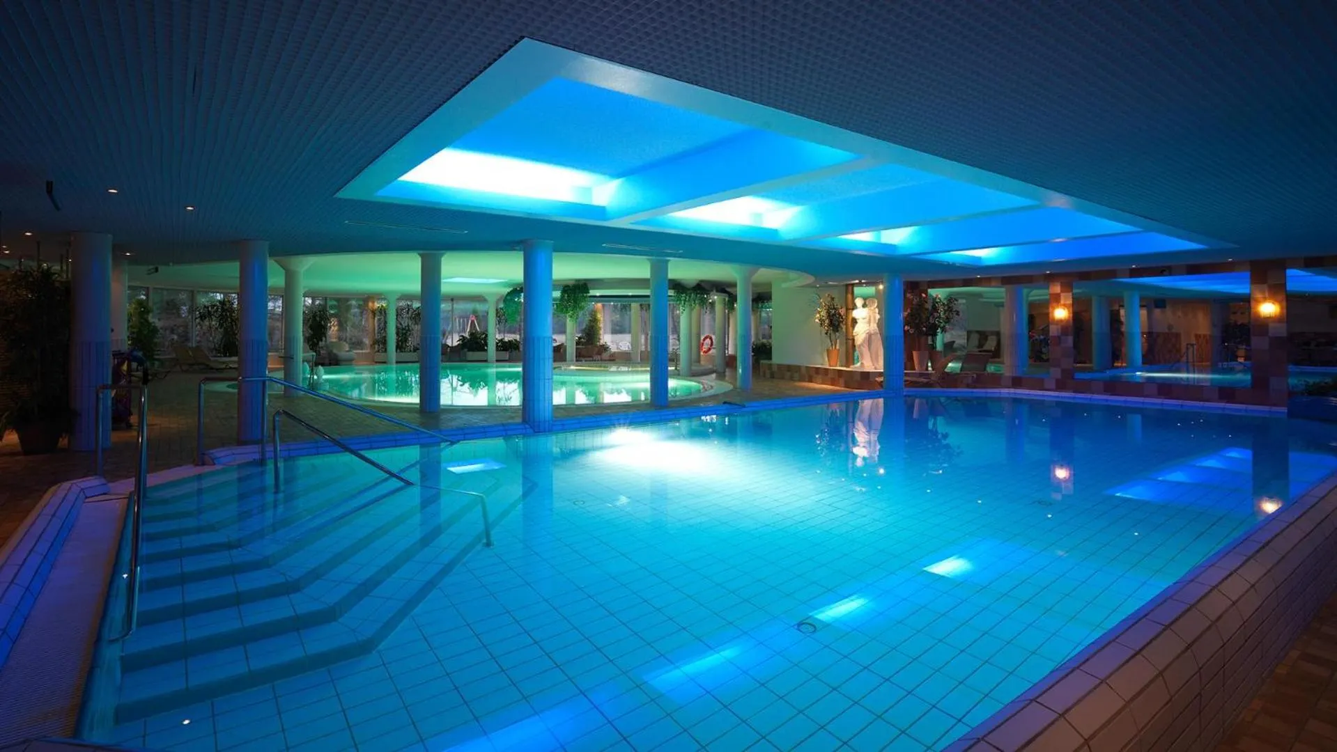 Swimming pool in Ruissalo Spa Hotel