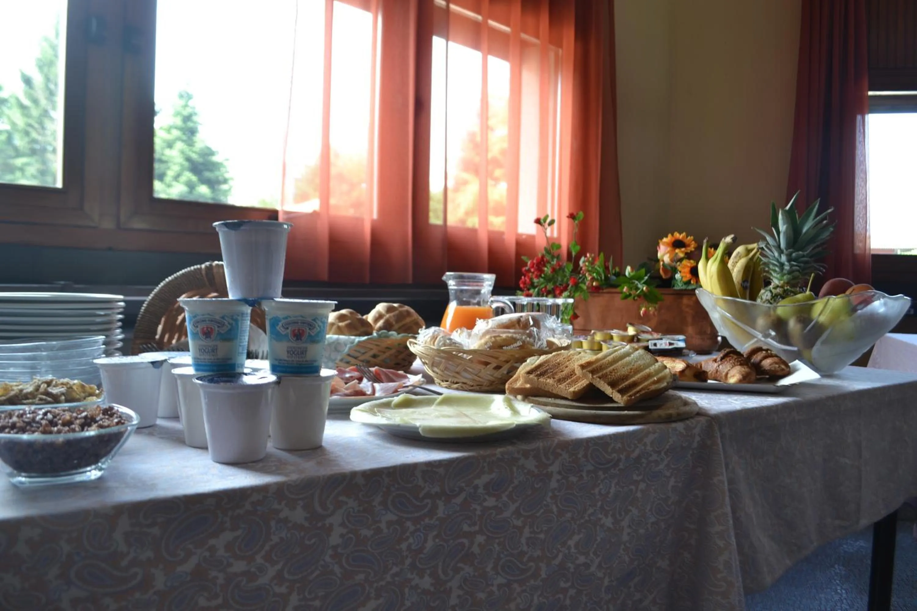 Buffet breakfast in Hotel Aurora