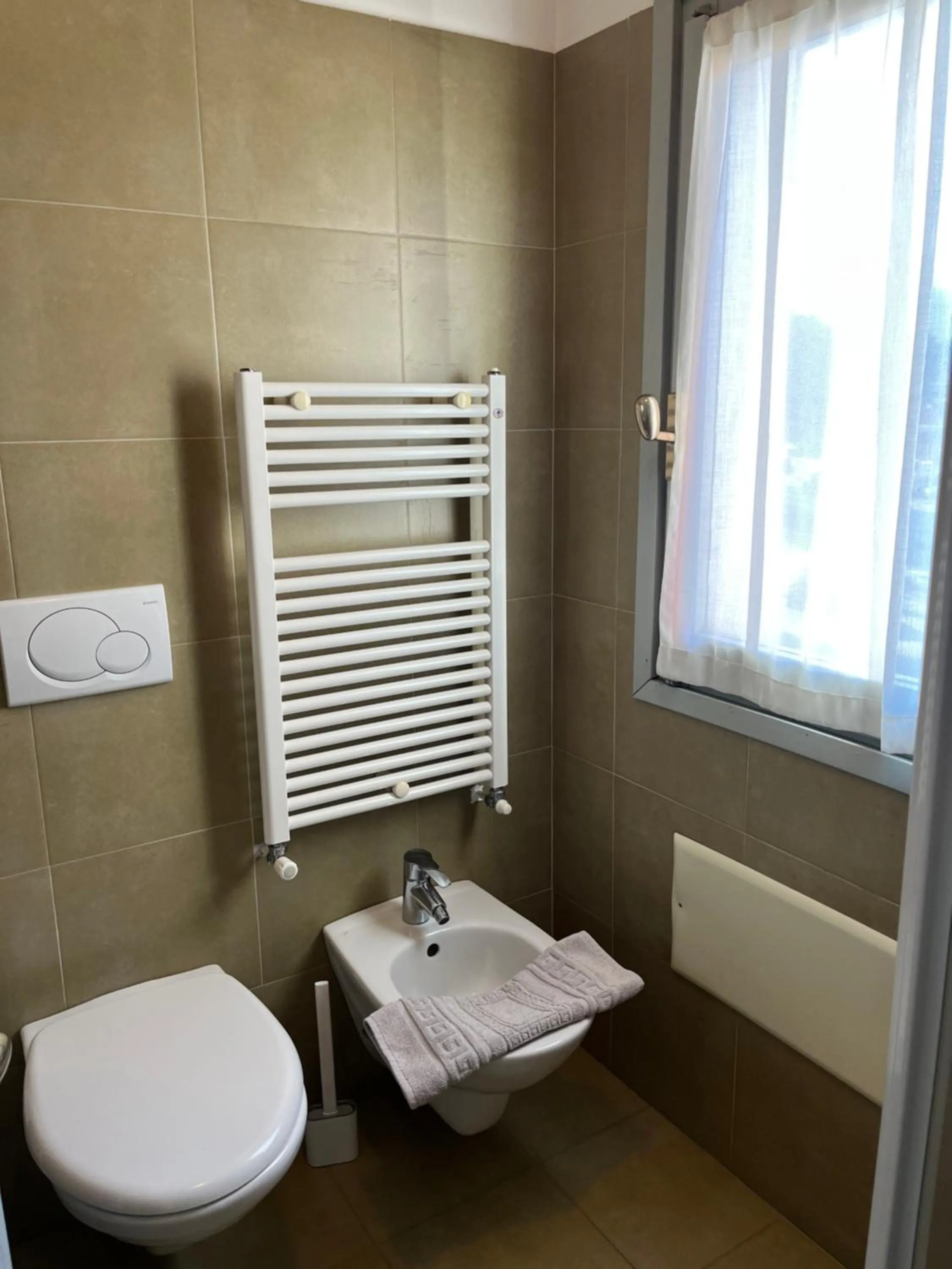 Shower in Hotel Aurora