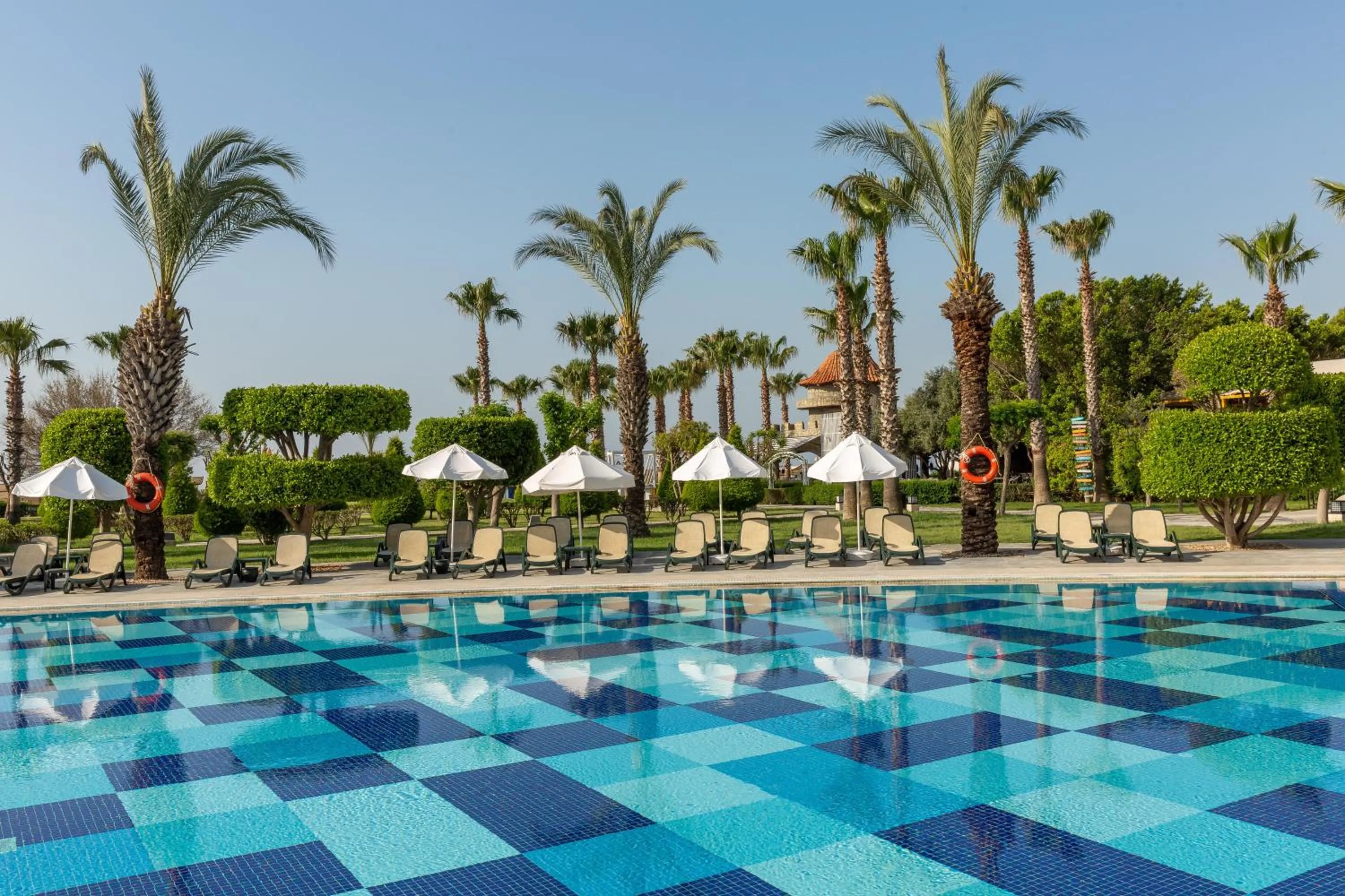 Swimming pool in Sherwood Exclusive Lara