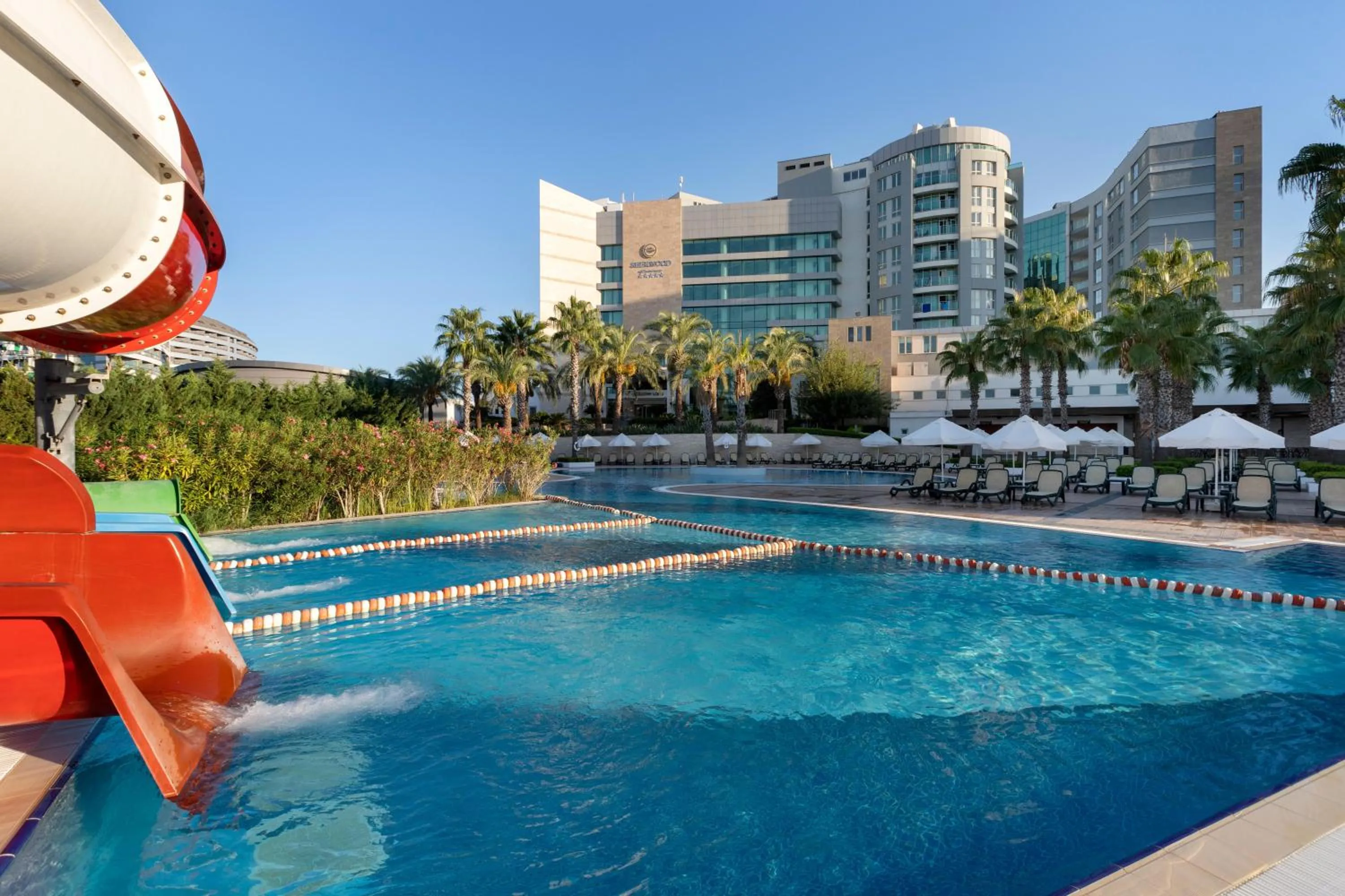 Swimming pool in Sherwood Exclusive Lara