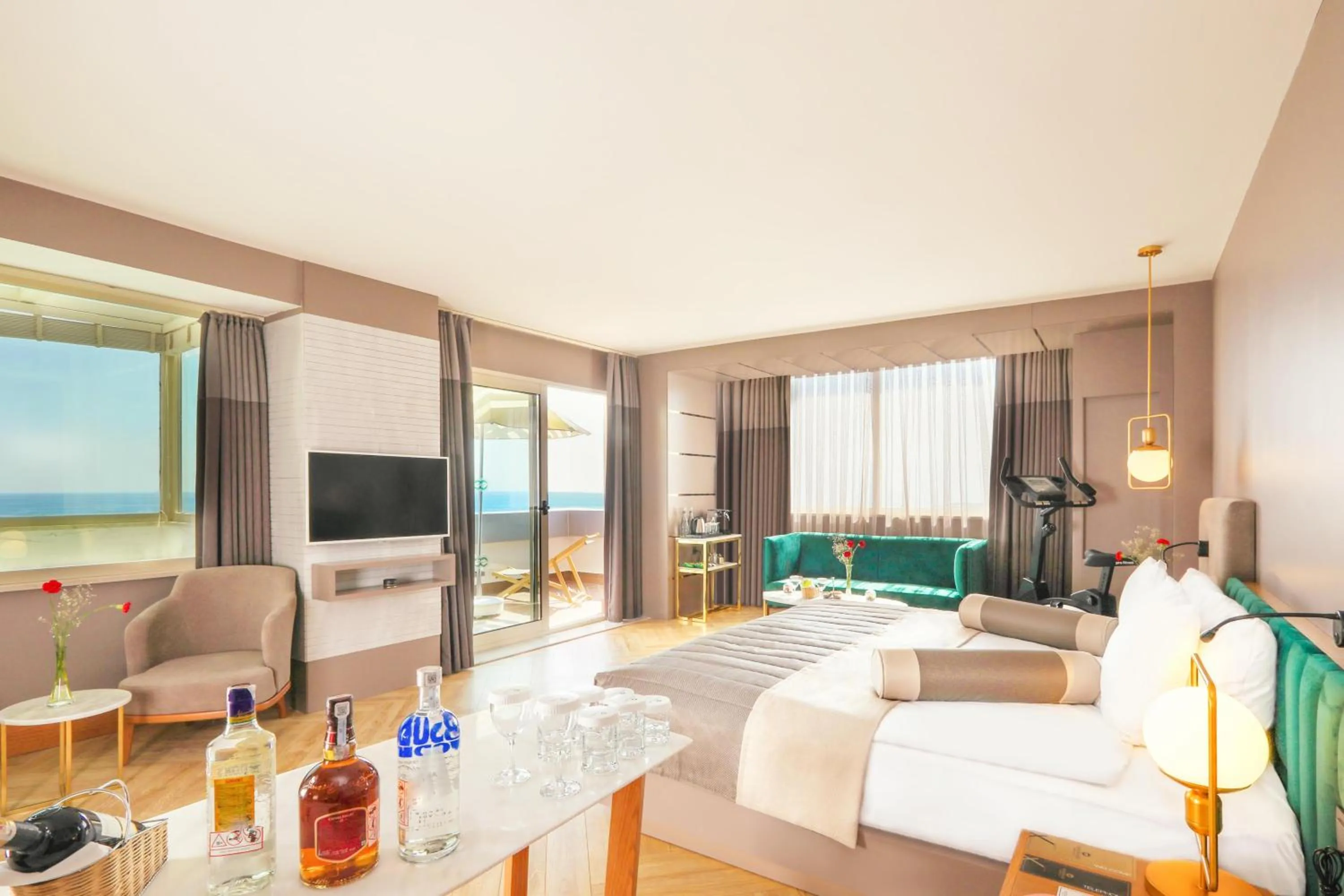 Photo of the whole room in Sherwood Exclusive Lara