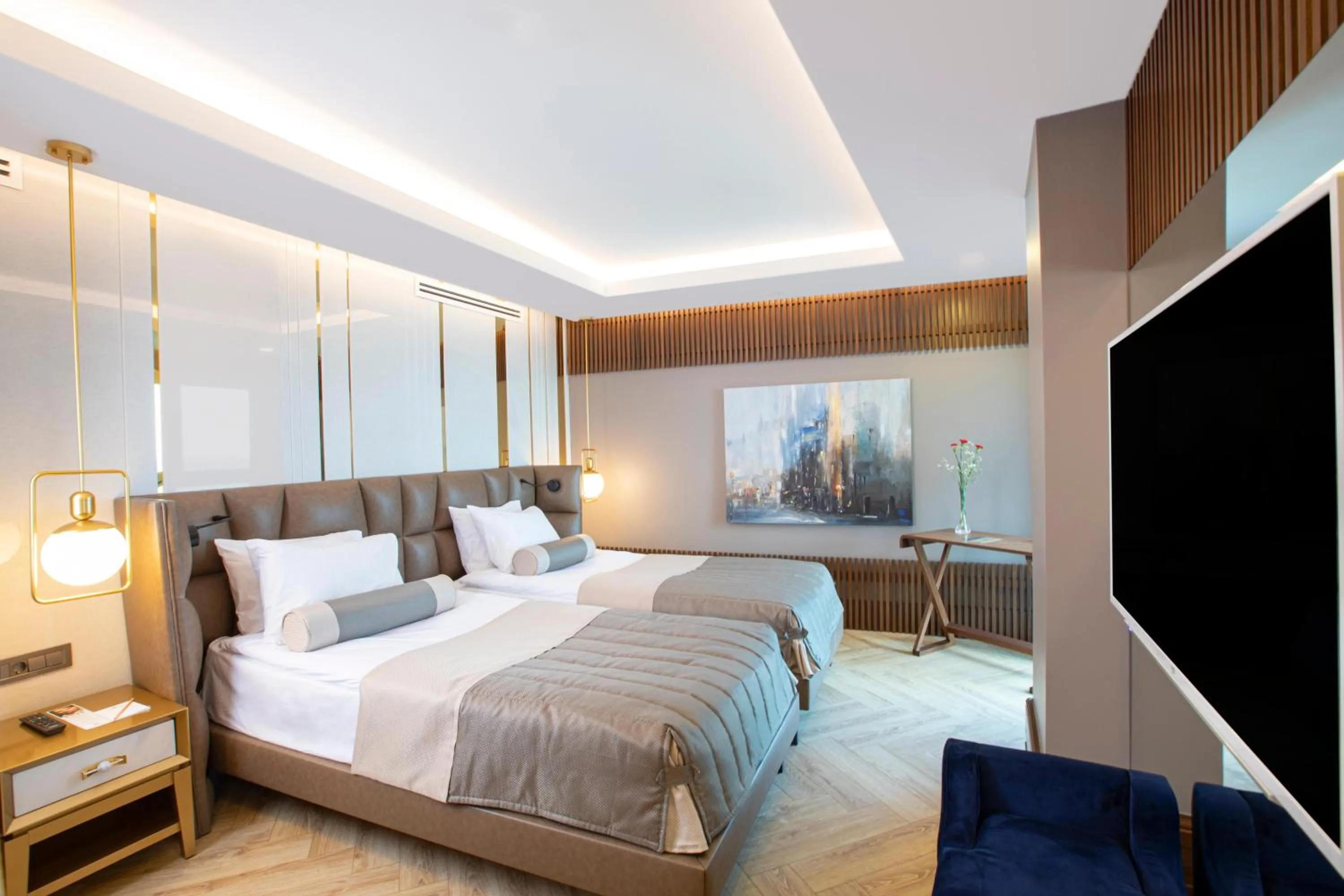 Photo of the whole room, Bed in Sherwood Exclusive Lara