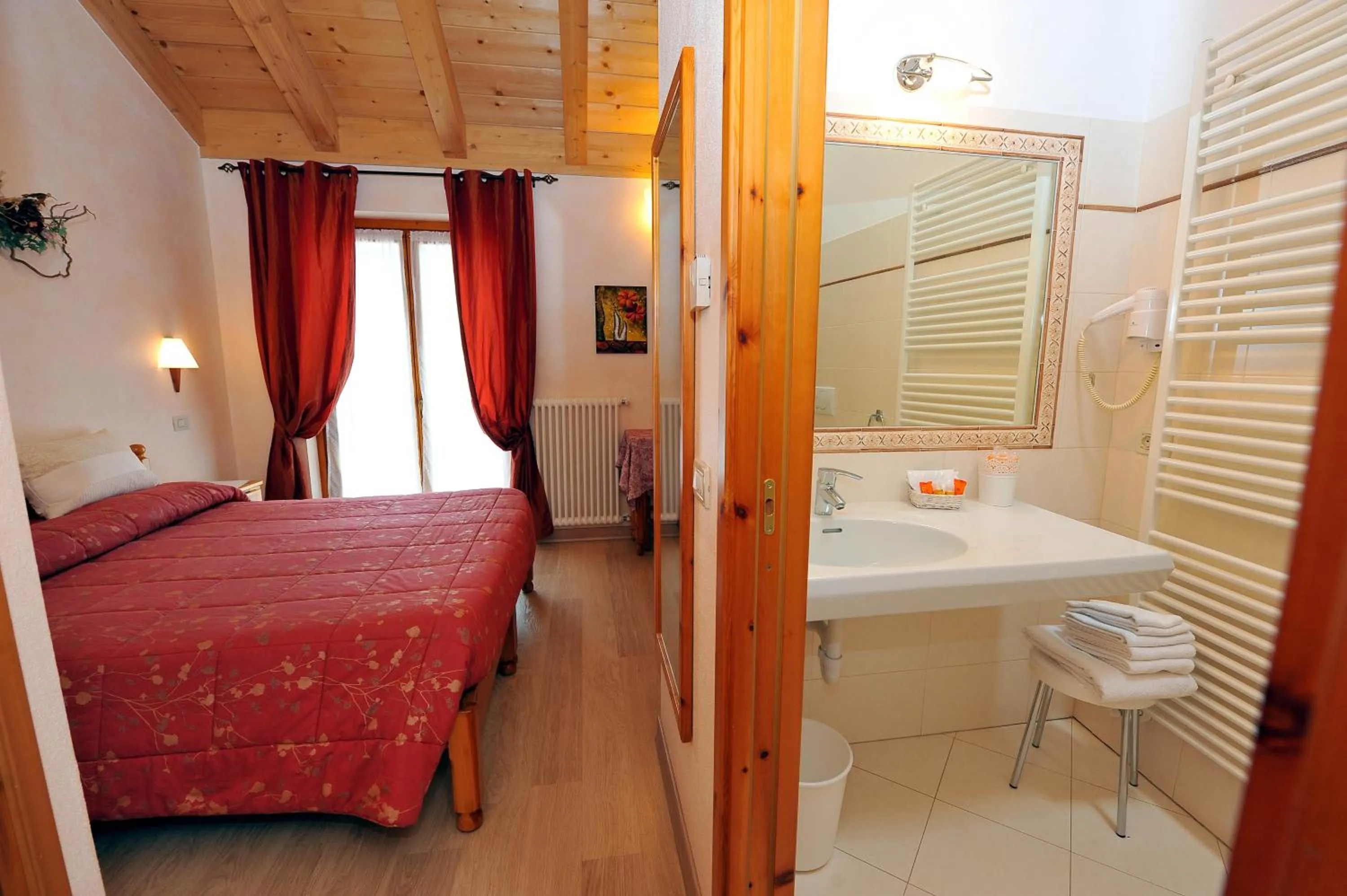 Bed in Hotel Silene Parking and Garage