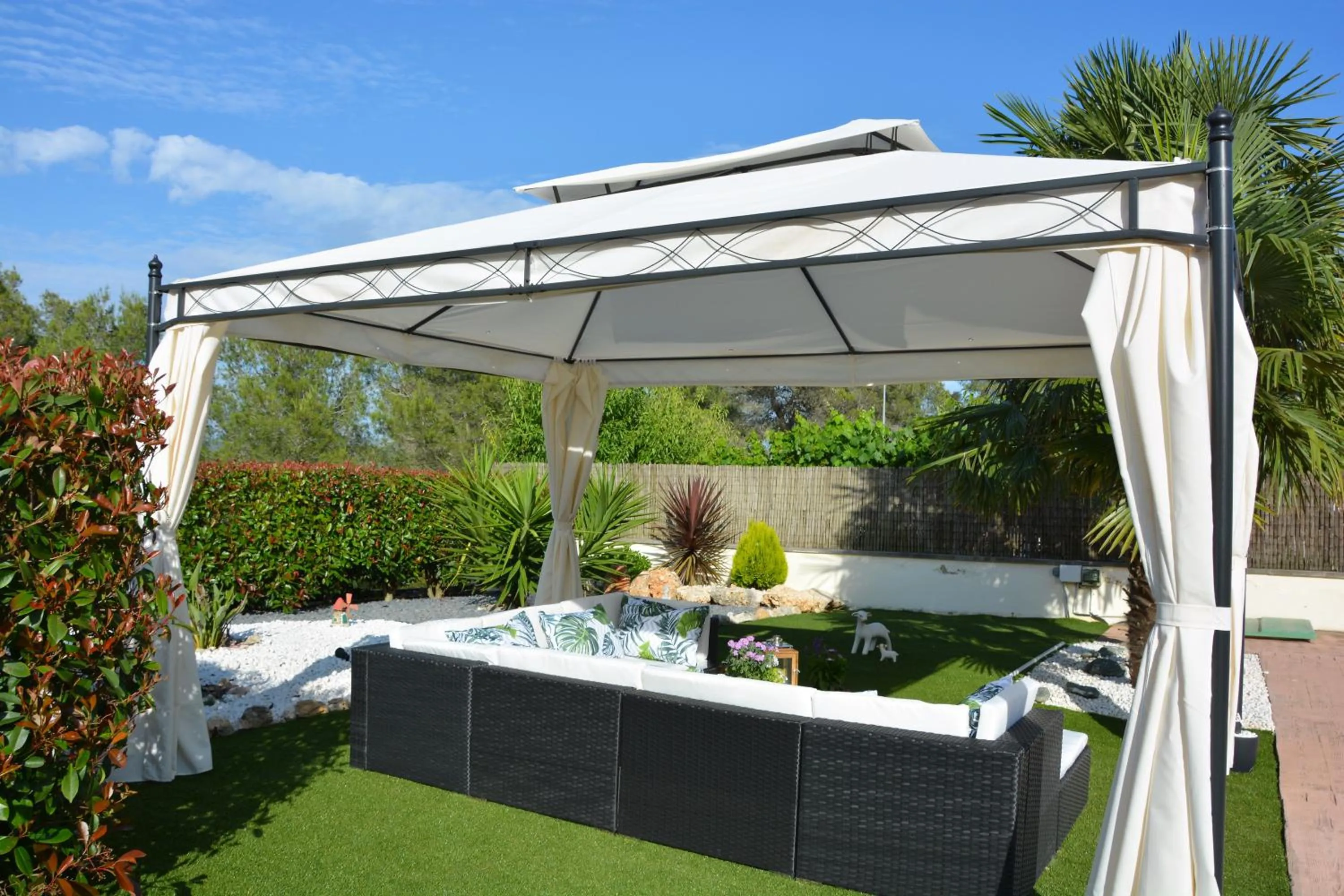 Off site in Villa Sitges La Calma 10 minutes drive Sitges 2 minutes walk Garraf Park AC