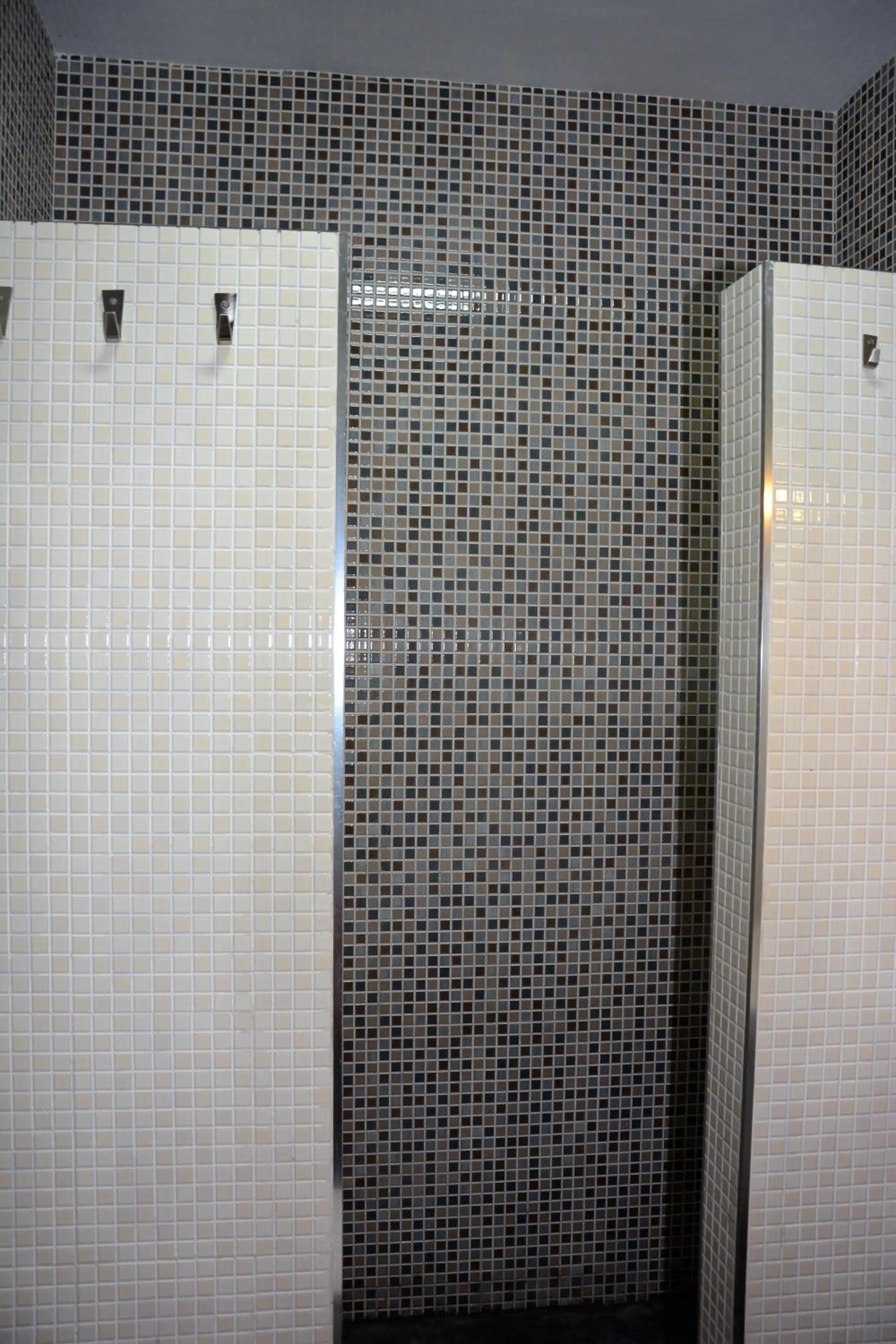Shower in Villa Sitges La Calma 10 minutes drive Sitges 2 minutes walk Garraf Park AC