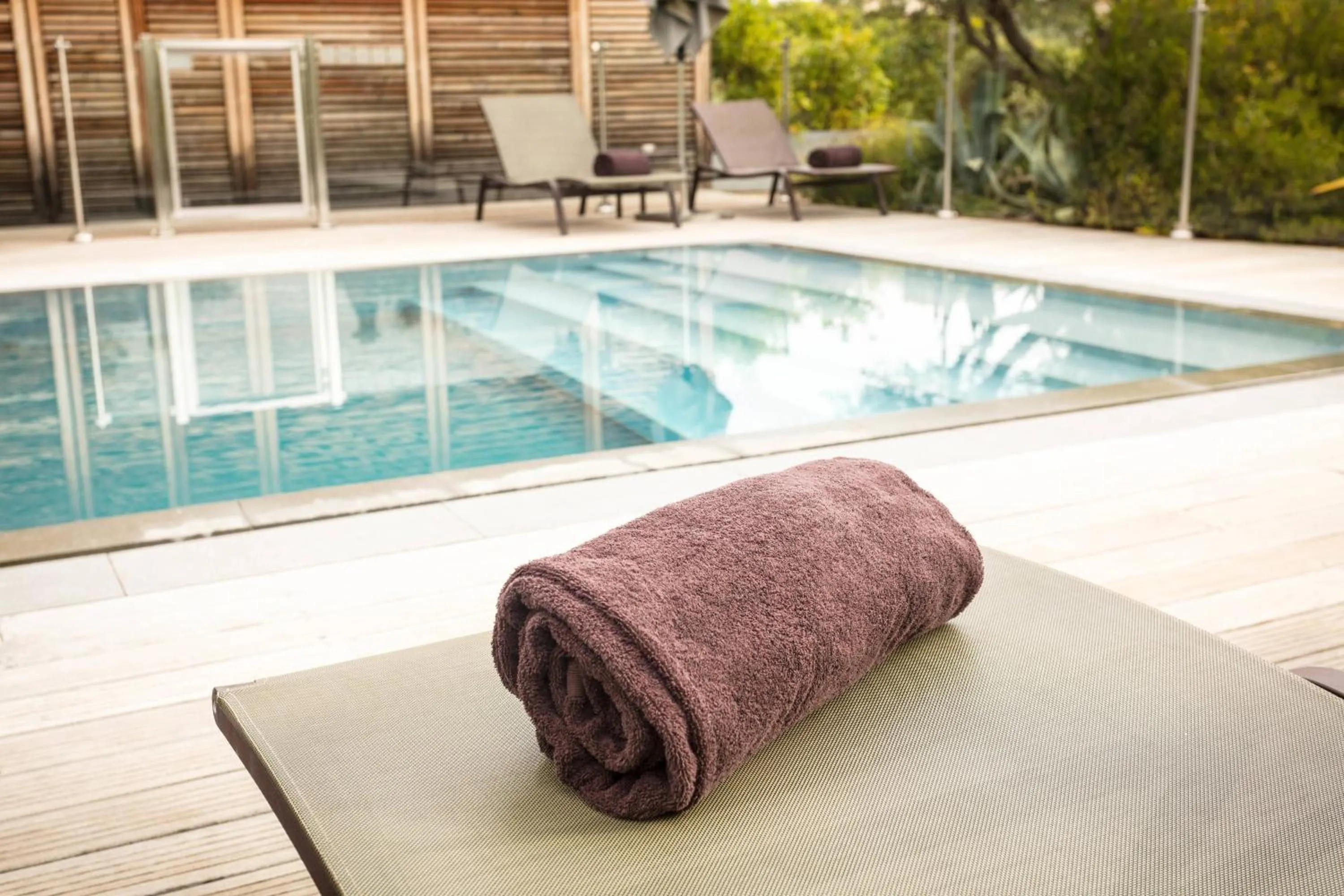 Swimming pool in Courtyard by Marriott Montpellier