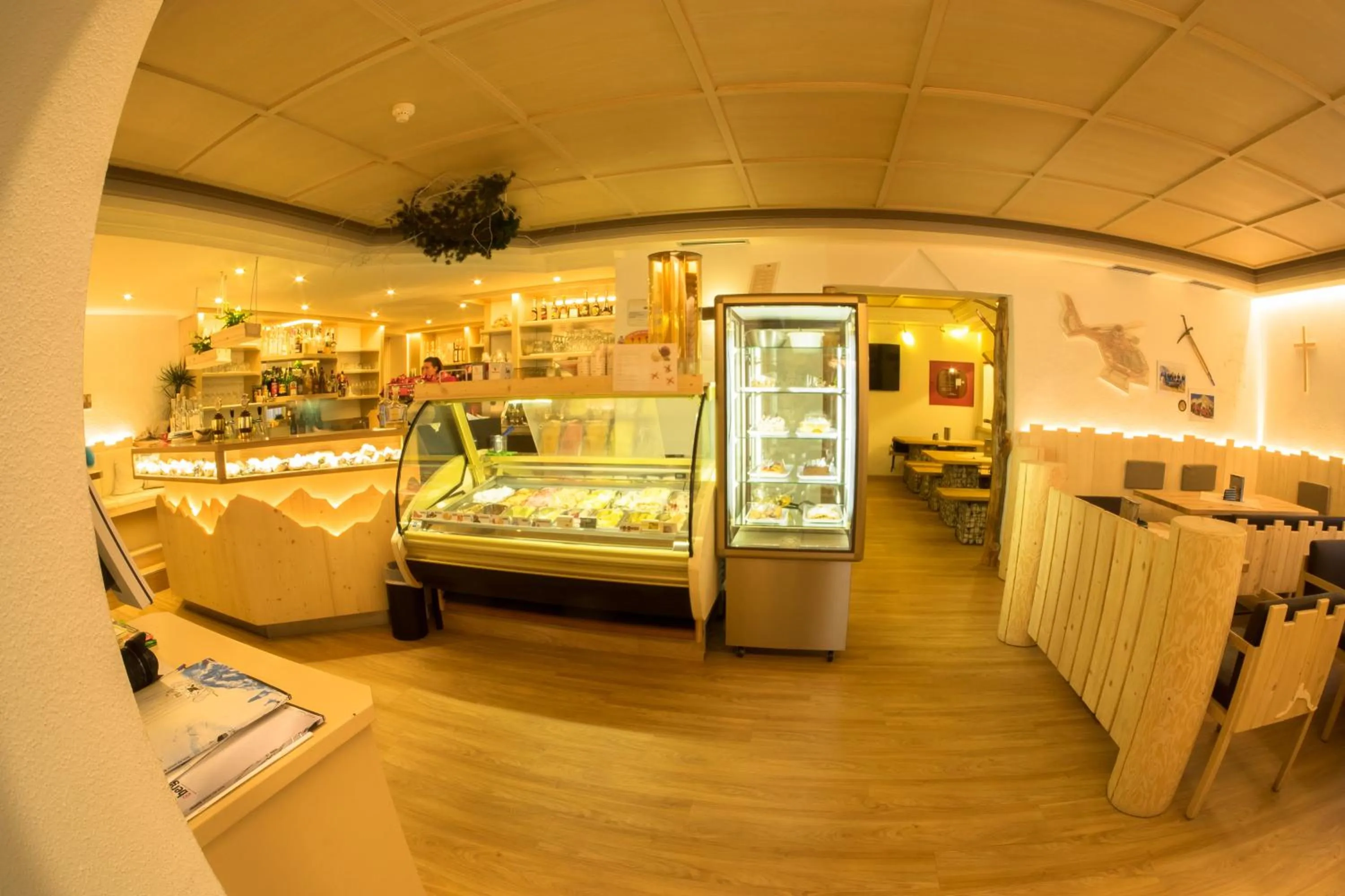 Restaurant/places to eat in Hotel Teresa