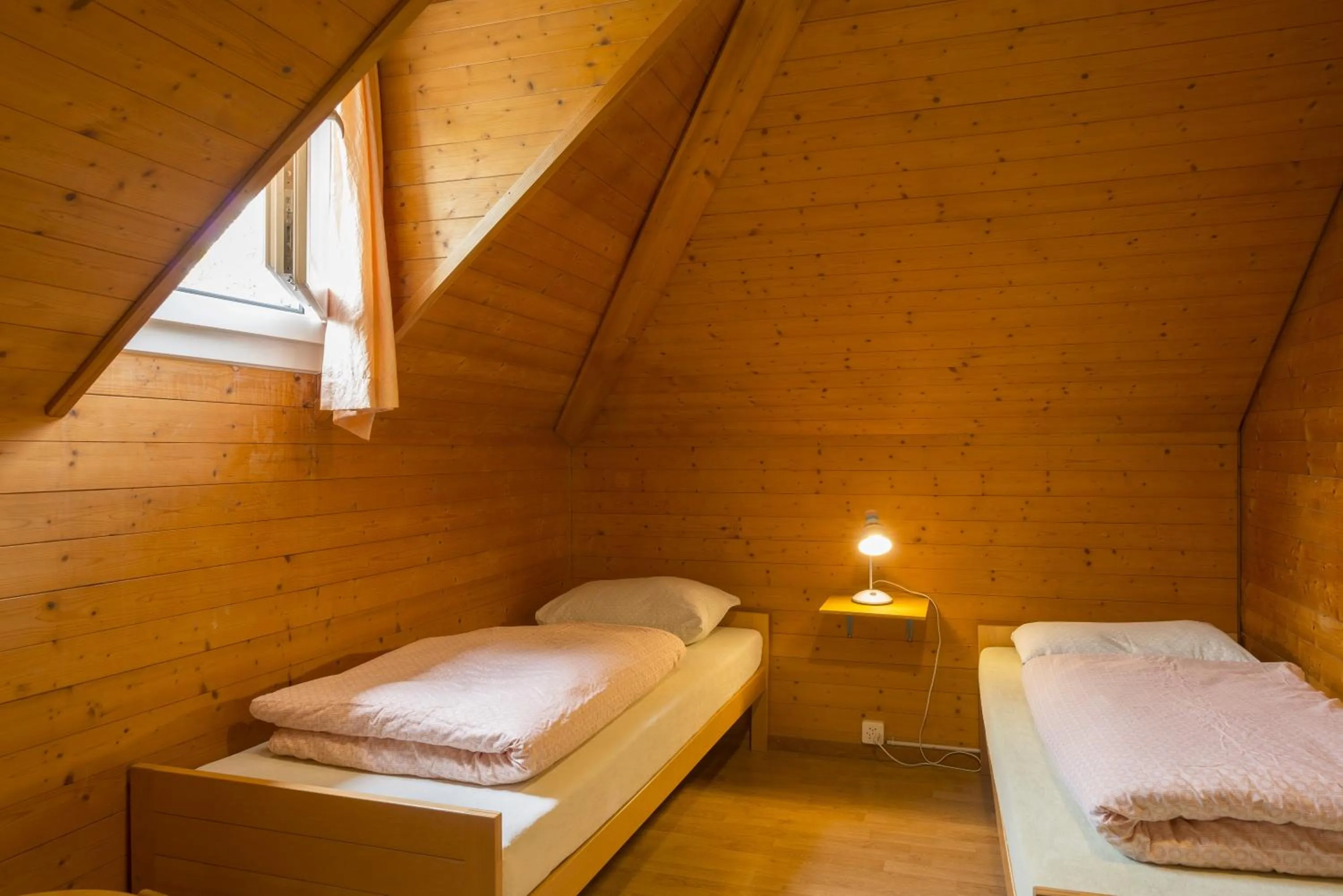 Bedroom, Bed in Schaffhausen Youth Hostel