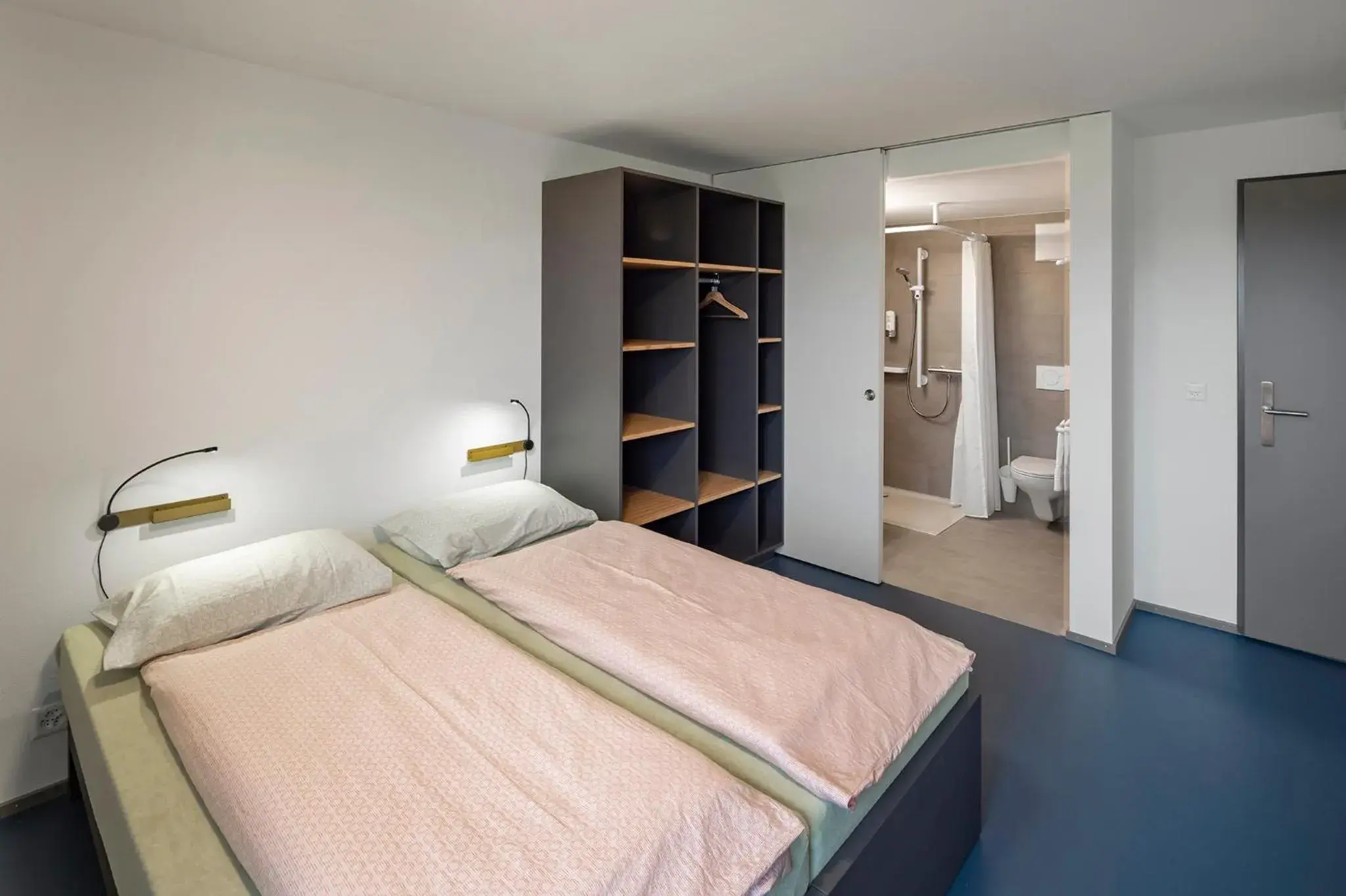 Double Room with Private Bathroom in Rapperswil-Jona Youth Hostel Double Room with Private Bathroom in Rapperswil-Jona Youth Hostel