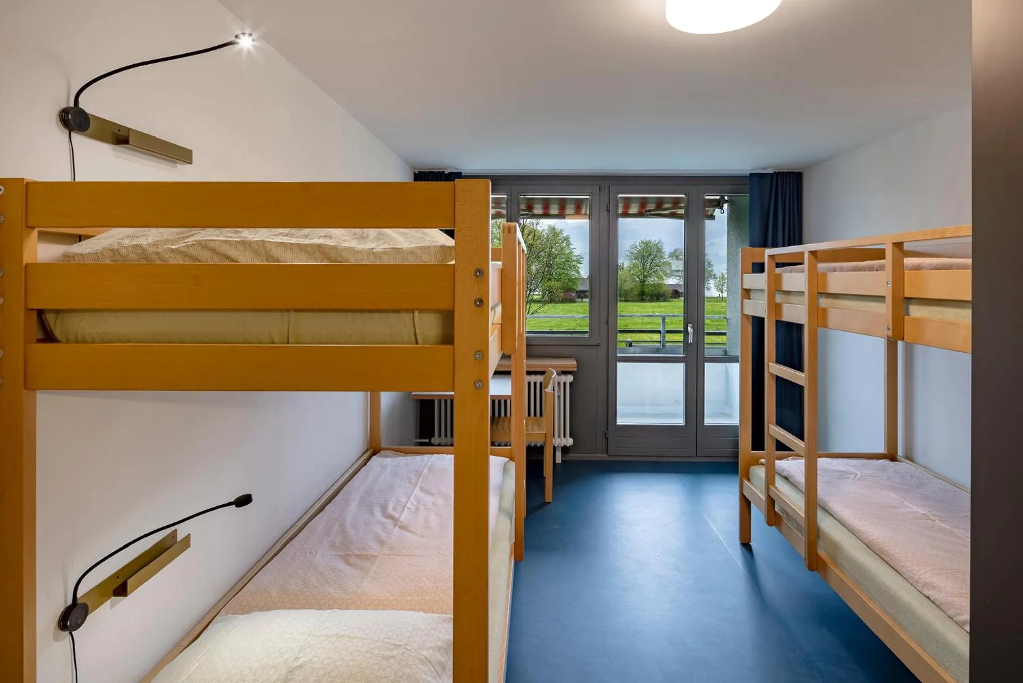 Photo of the whole room, Bed in Rapperswil-Jona Youth Hostel