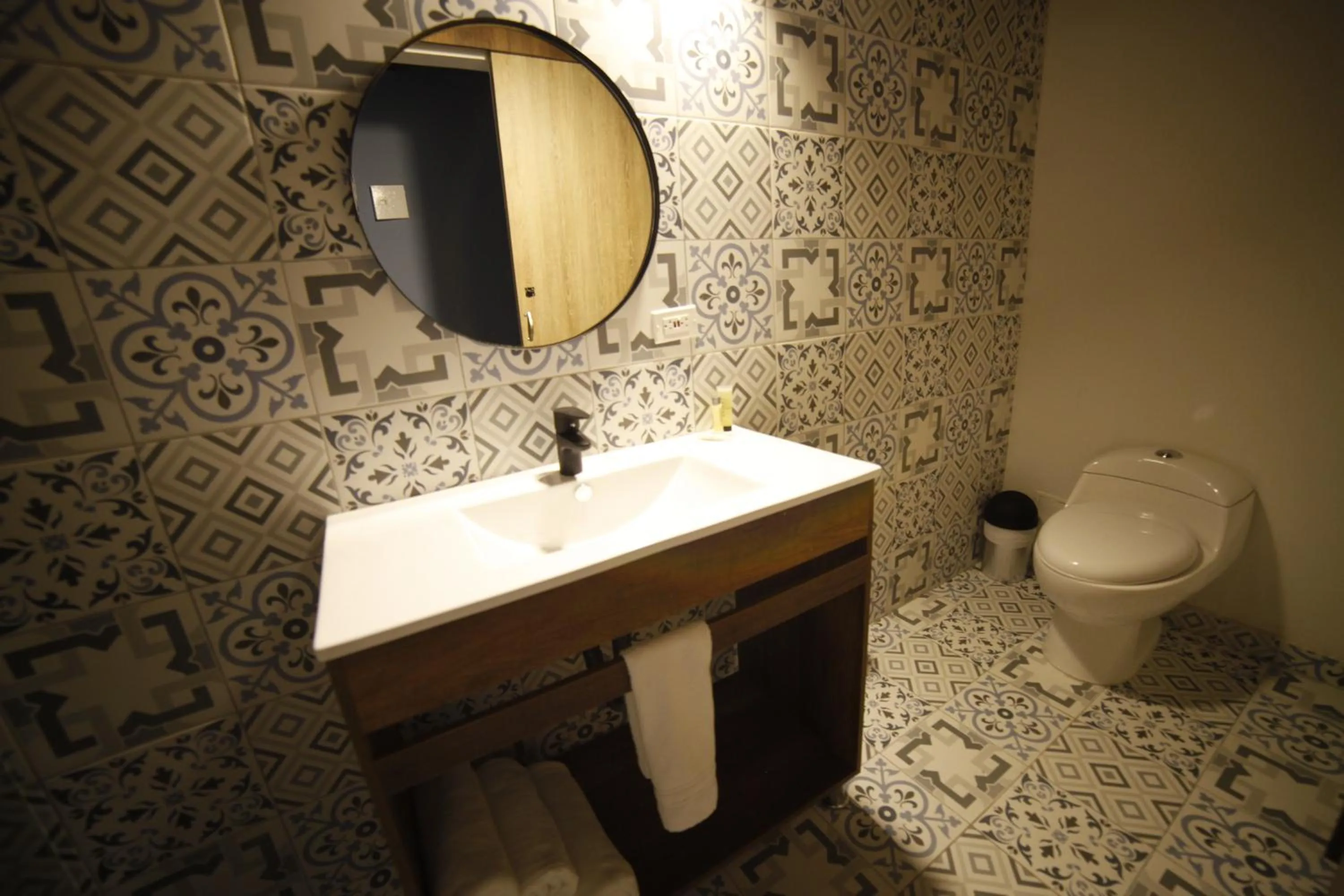 Toilet in Soy Local Centro Histórico