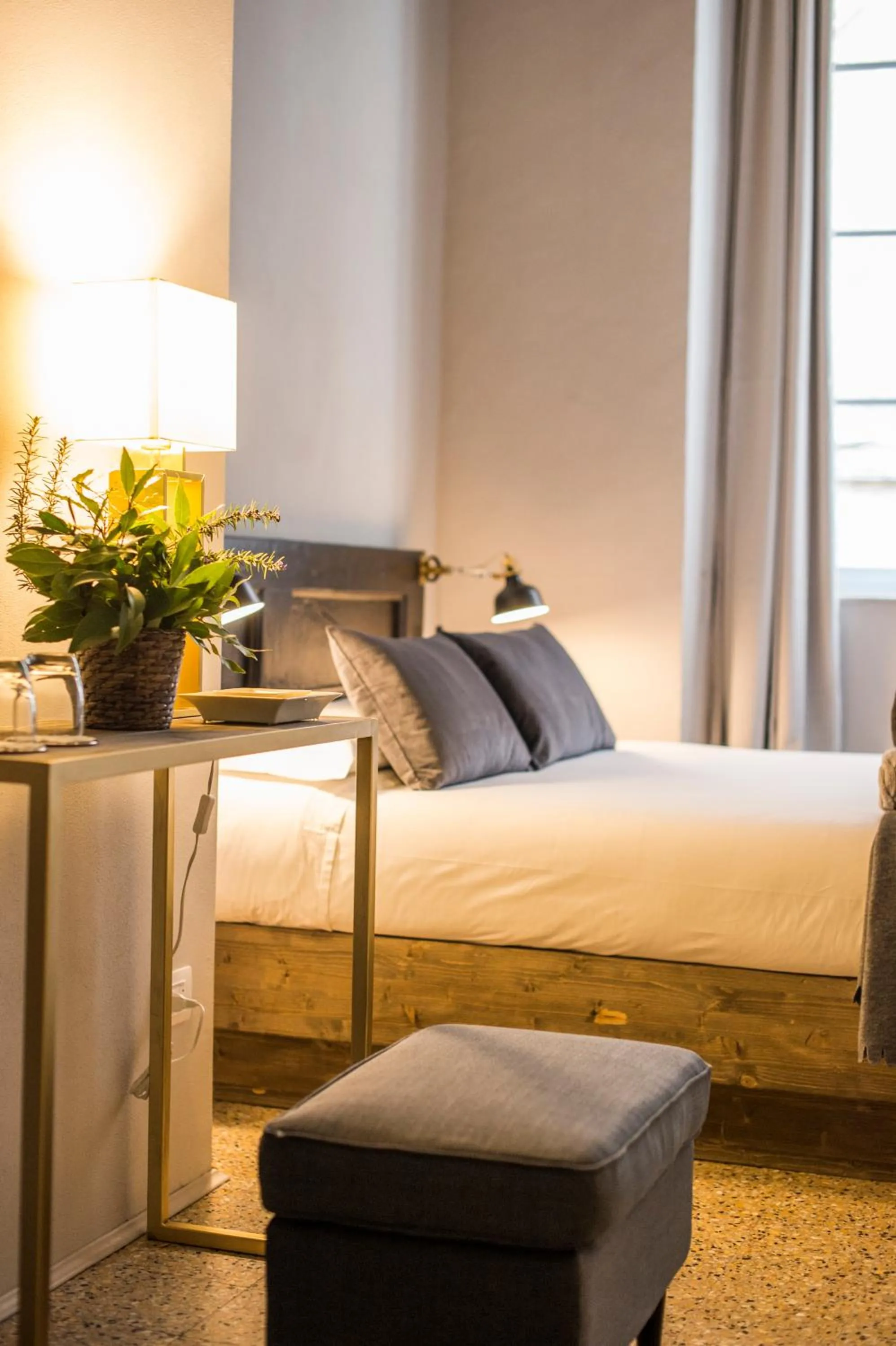 Photo of the whole room, Bed in Palazzo del Papa