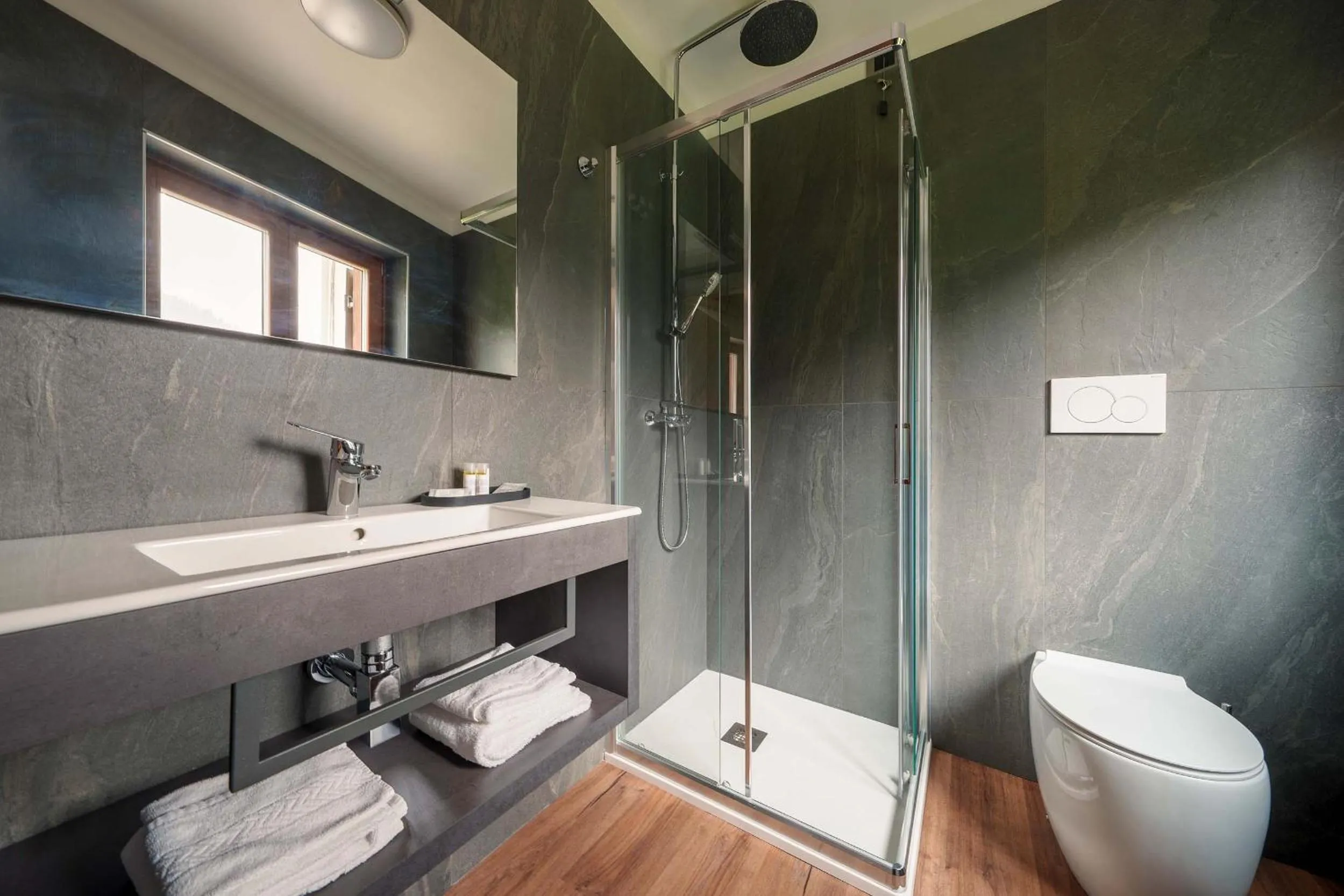 Shower in Nord Hotel