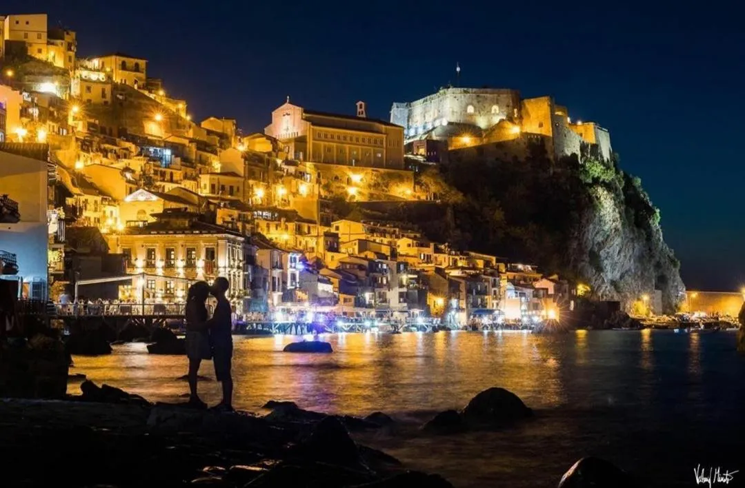 Property building in Romeo e Giulietta Scilla