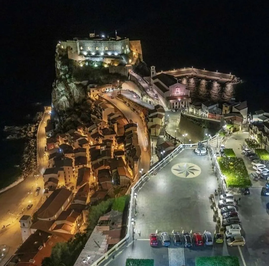 Romeo e Giulietta Scilla