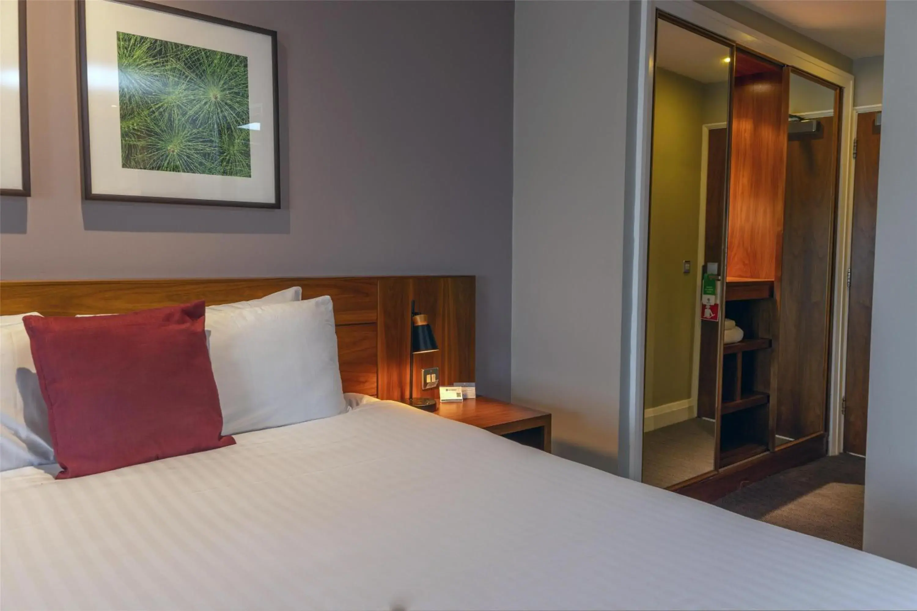 Bedroom, Bed in Best Western Ship Hotel Bedroom, Bed in Best Western Ship Hotel