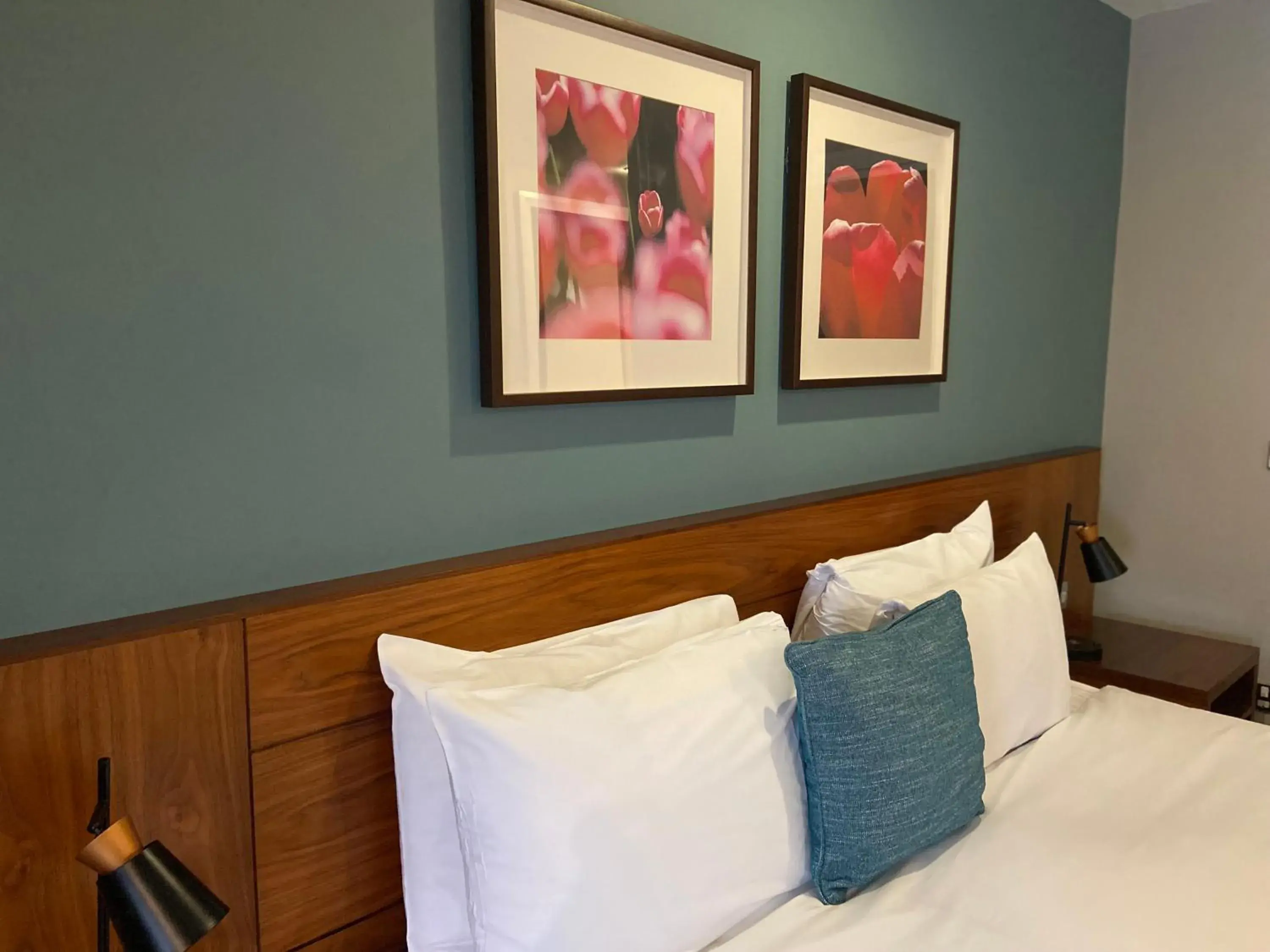 Bed in Best Western Ship Hotel Bed in Best Western Ship Hotel