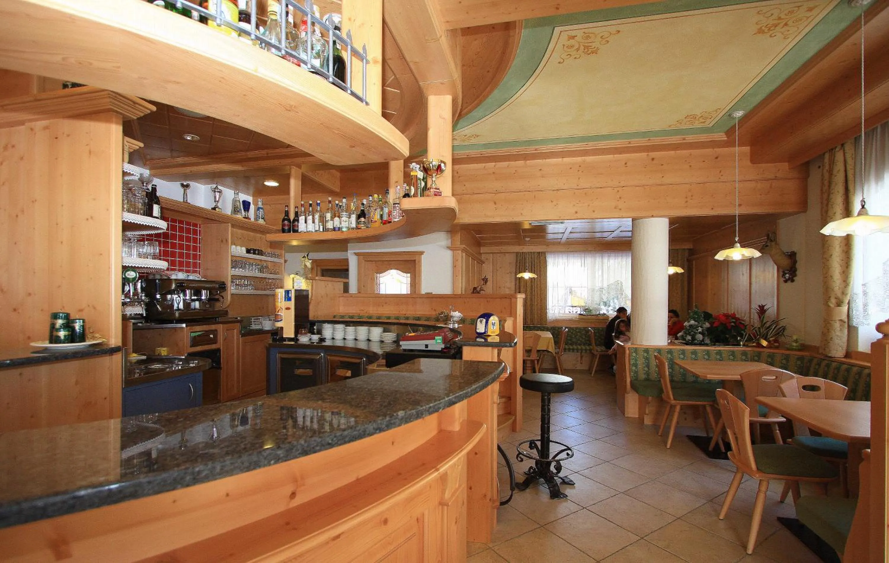 Lounge or bar in Hotel Chalet Sas Morin