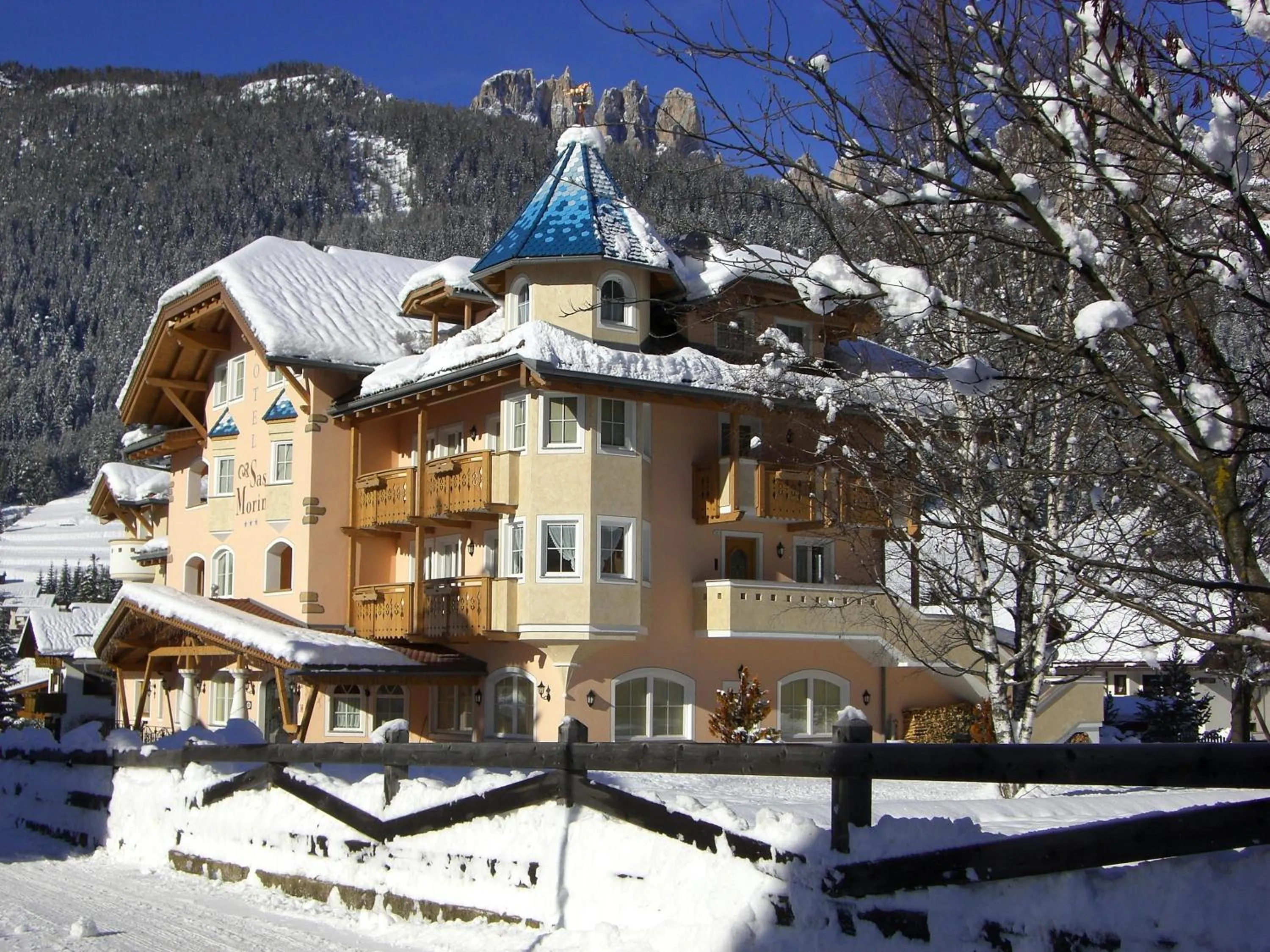 Property building in Hotel Chalet Sas Morin