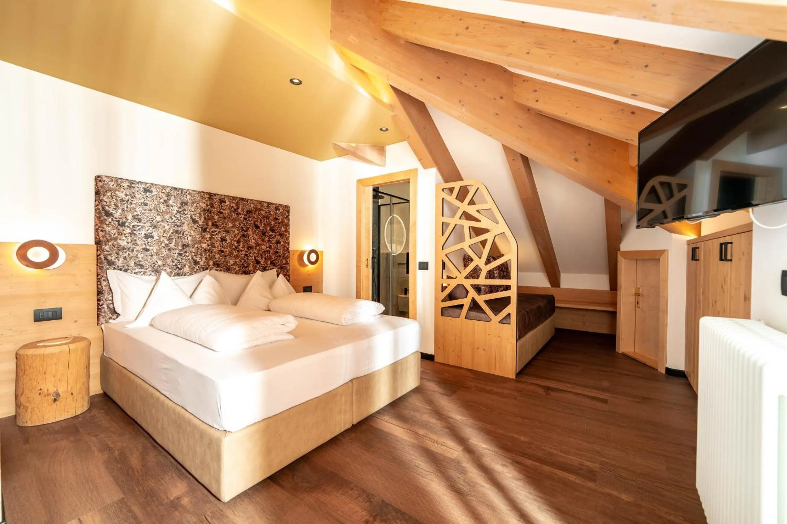 Bedroom, Bed in Hotel Chalet Sas Morin
