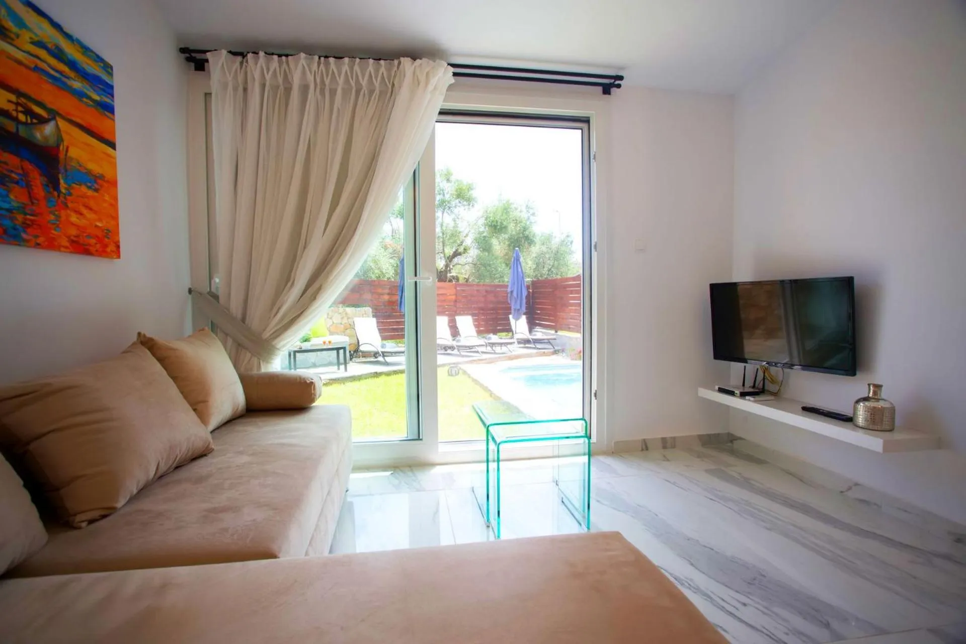 TV and multimedia in Salonikiou Beach Apartments & Villas