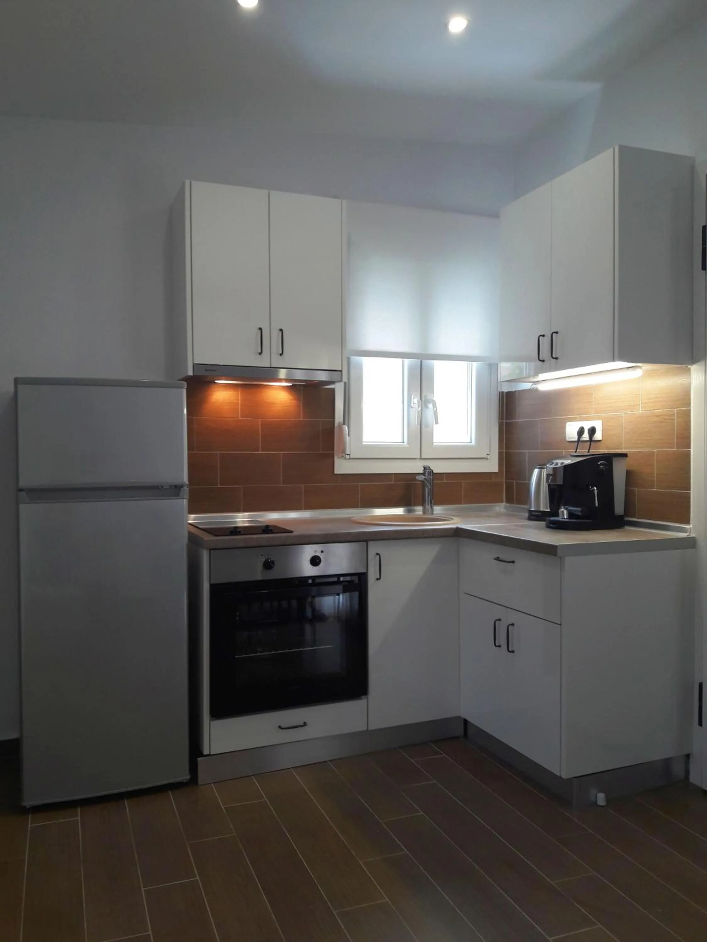 Coffee/tea facilities in Salonikiou Beach Apartments & Villas