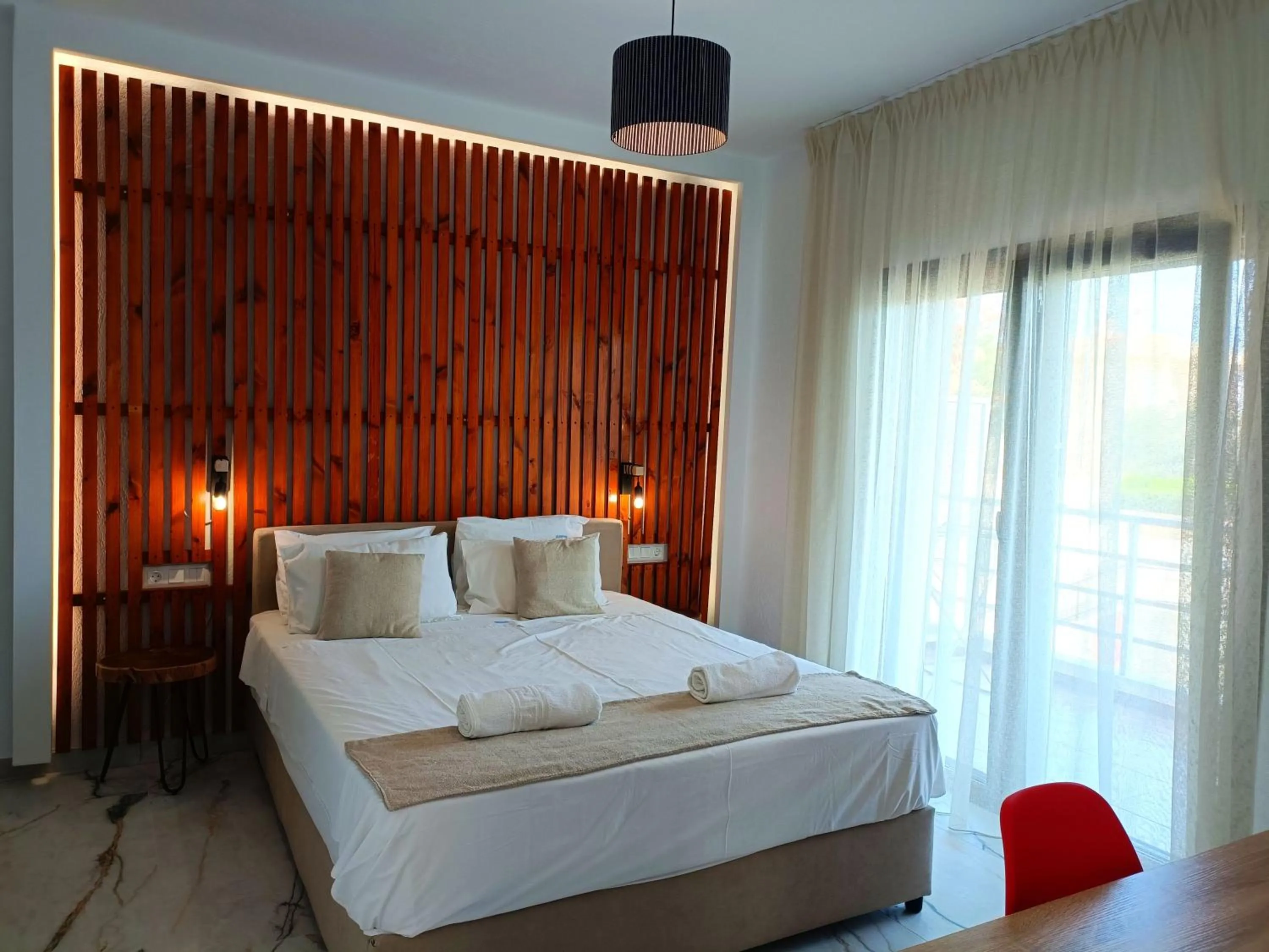 Salonikiou Beach Apartments & Villas