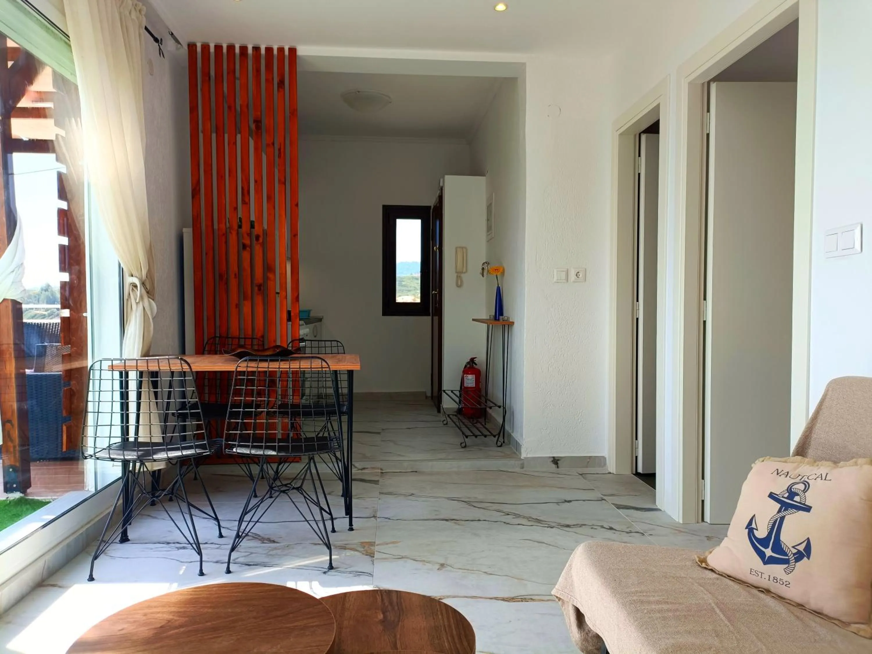 Salonikiou Beach Apartments & Villas