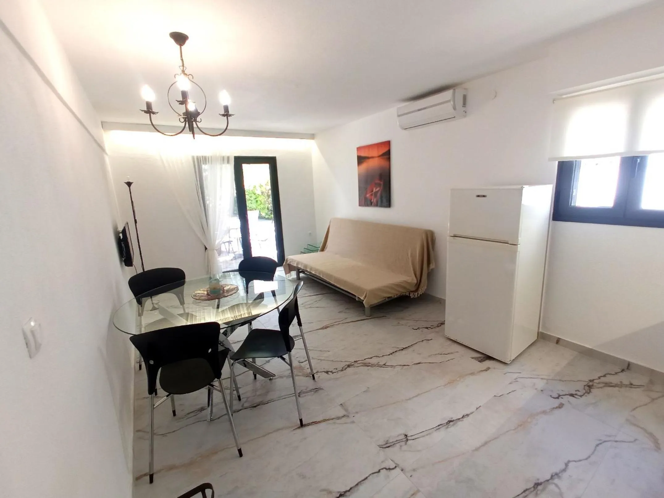 Seating area in Salonikiou Beach Apartments & Villas