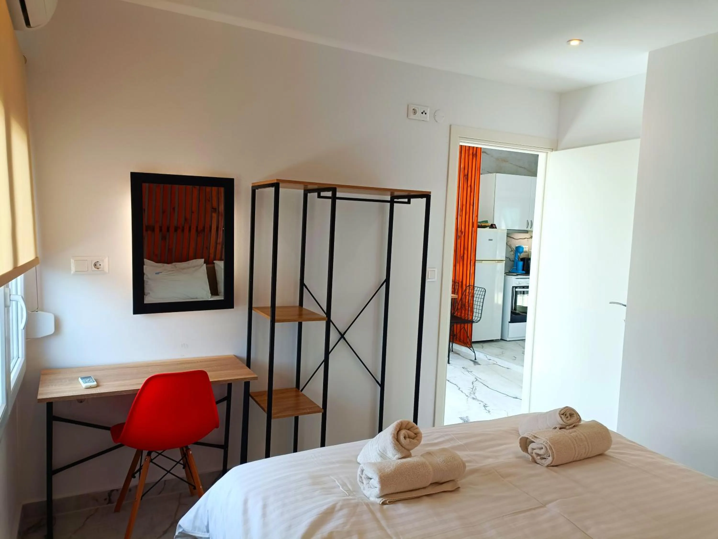 Salonikiou Beach Apartments & Villas