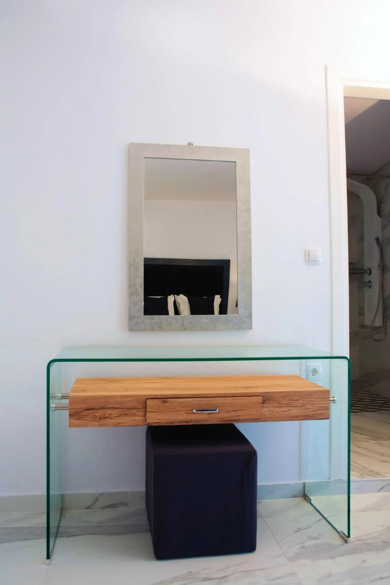 Decorative detail in Salonikiou Beach Apartments & Villas