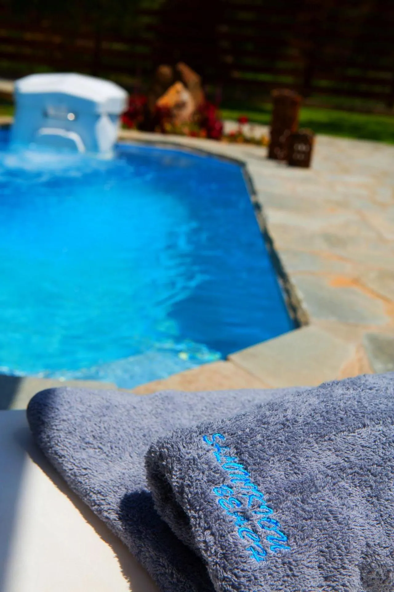 Garden in Salonikiou Beach Apartments & Villas