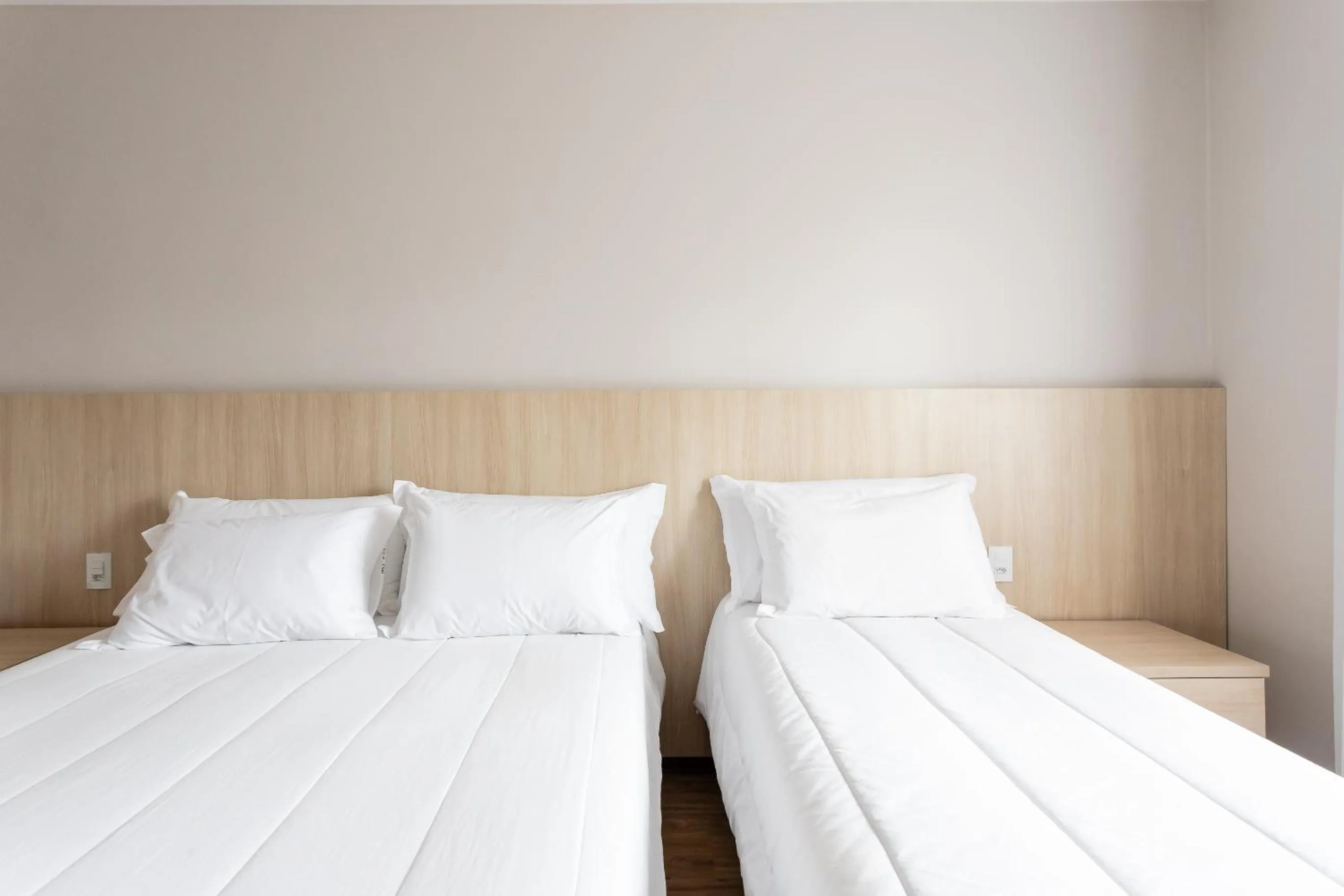 Bed in Hotel Carlton Plaza