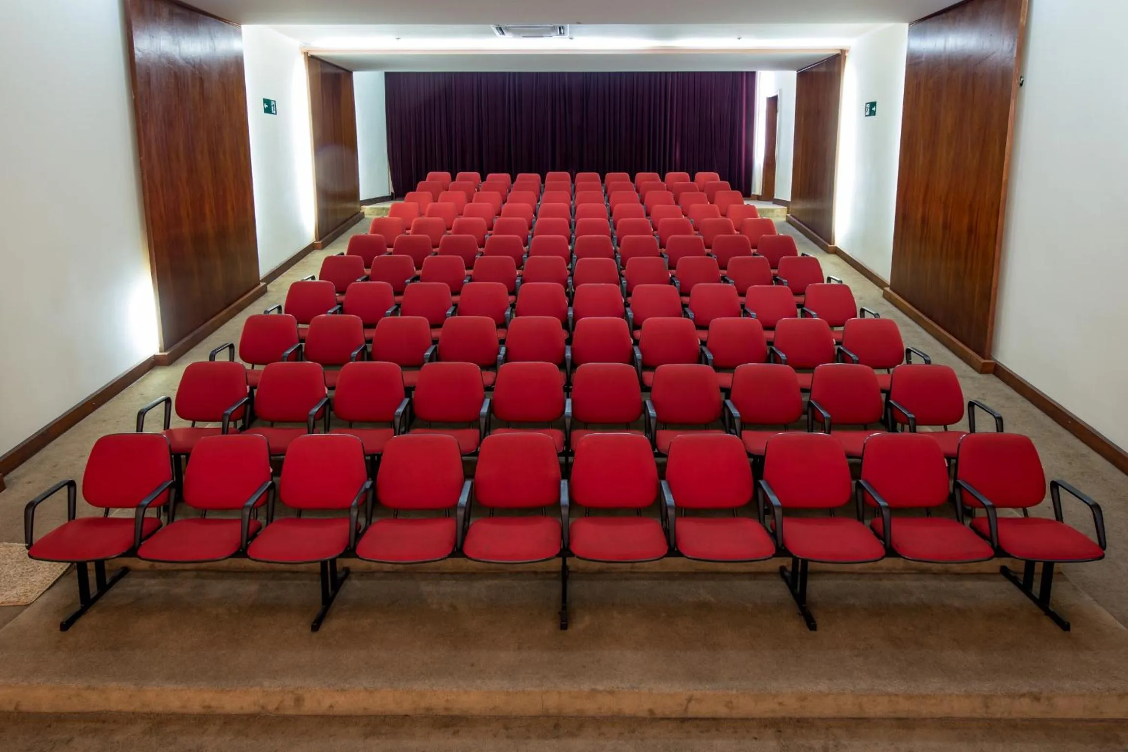 Business facilities in Hotel Carlton Plaza