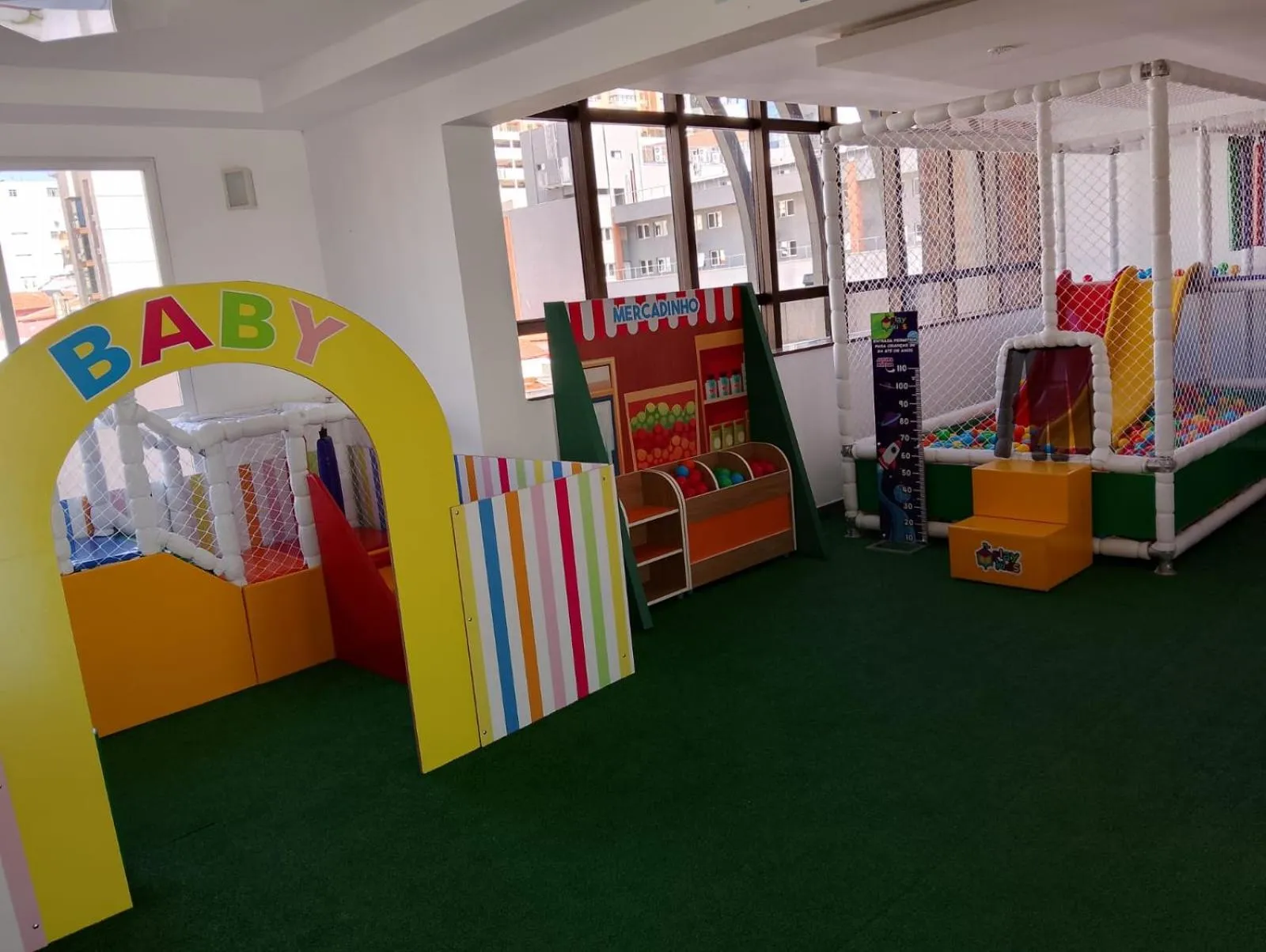 children in Hotel Carlton Plaza