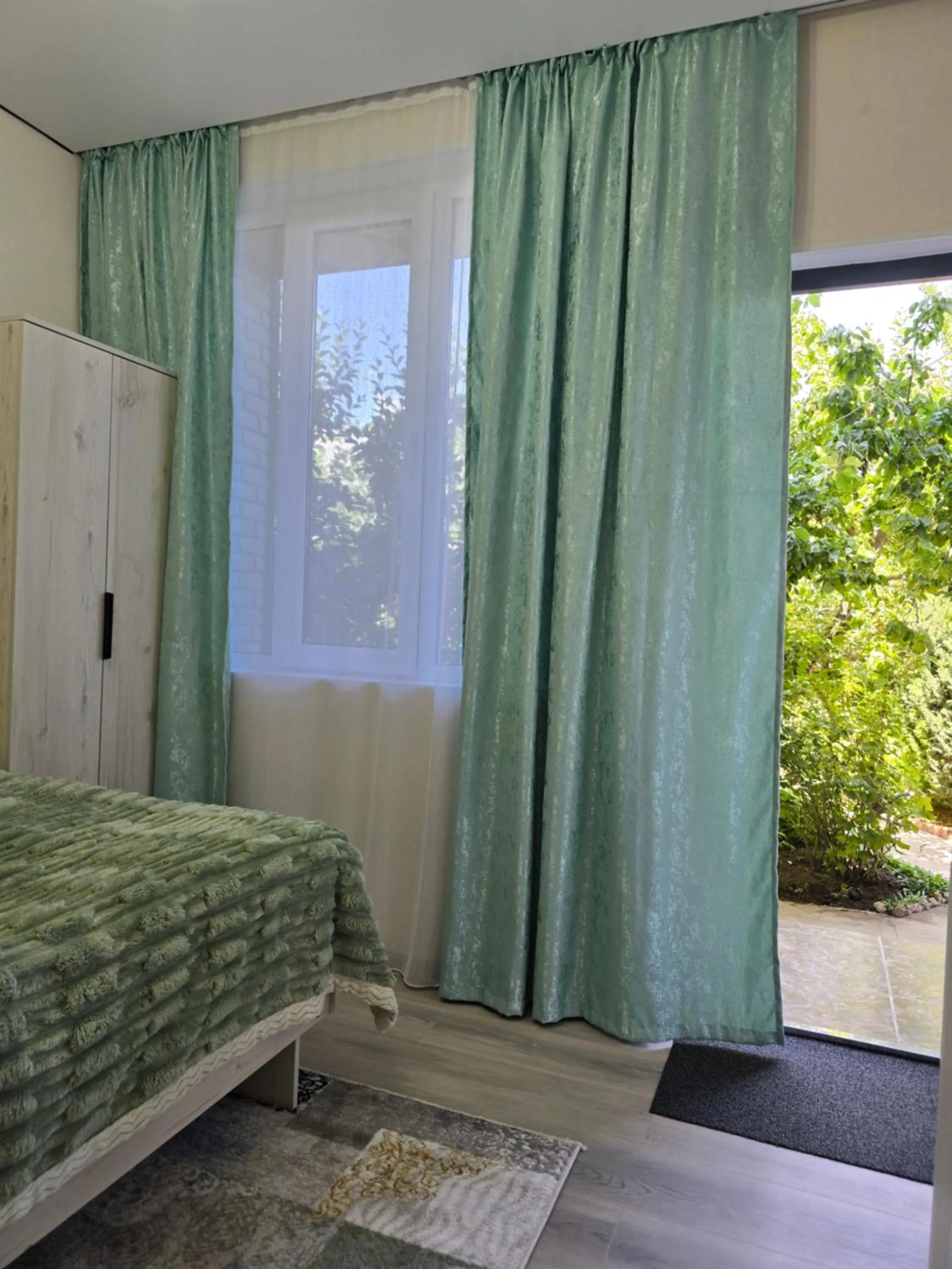 Deluxe Double Room with Shower in Olga Guest House