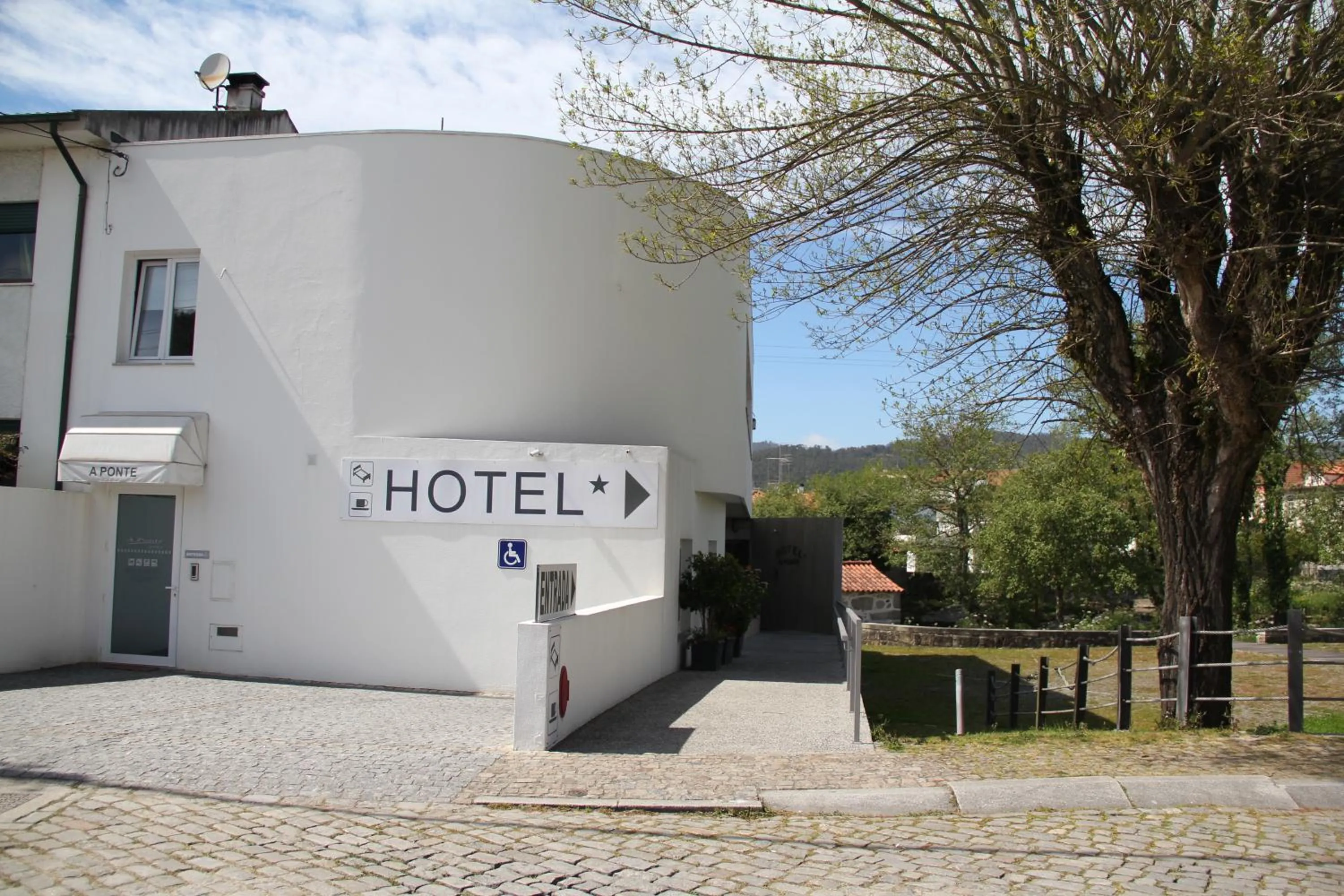 Facade/entrance in Hotel A Ponte