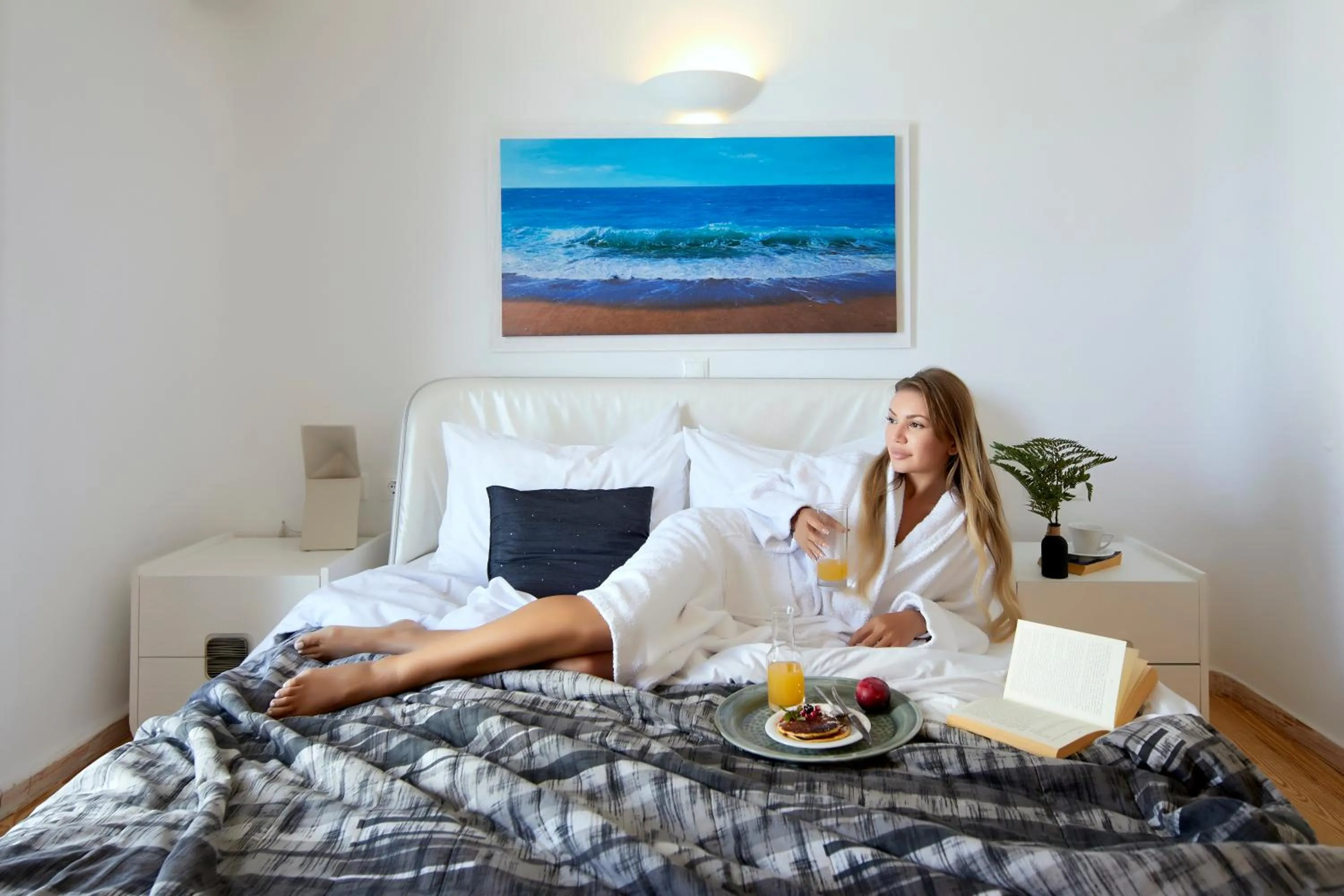 Bed in Santorini Princess Presidential Suites