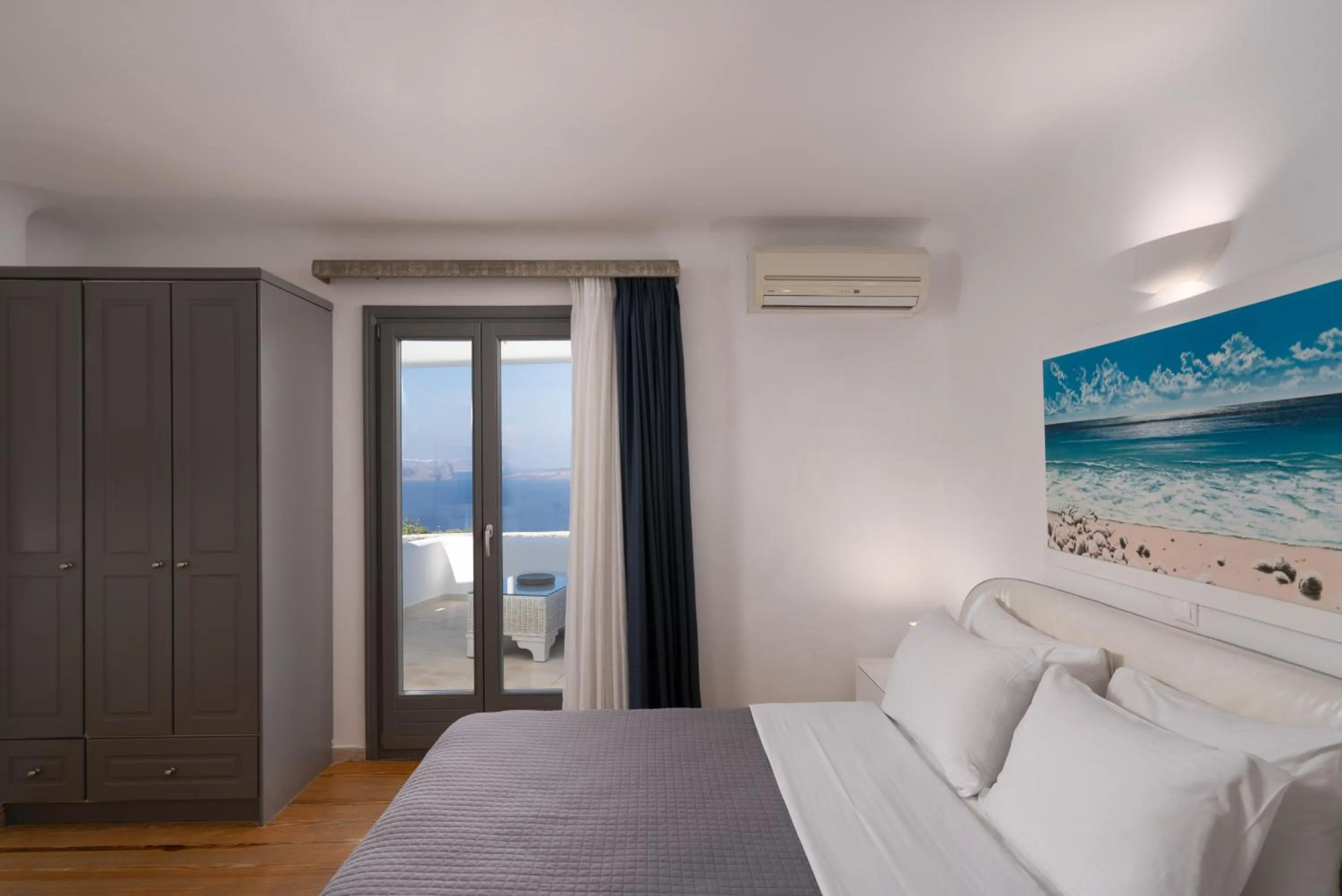 Bedroom, Bed in Santorini Princess Presidential Suites