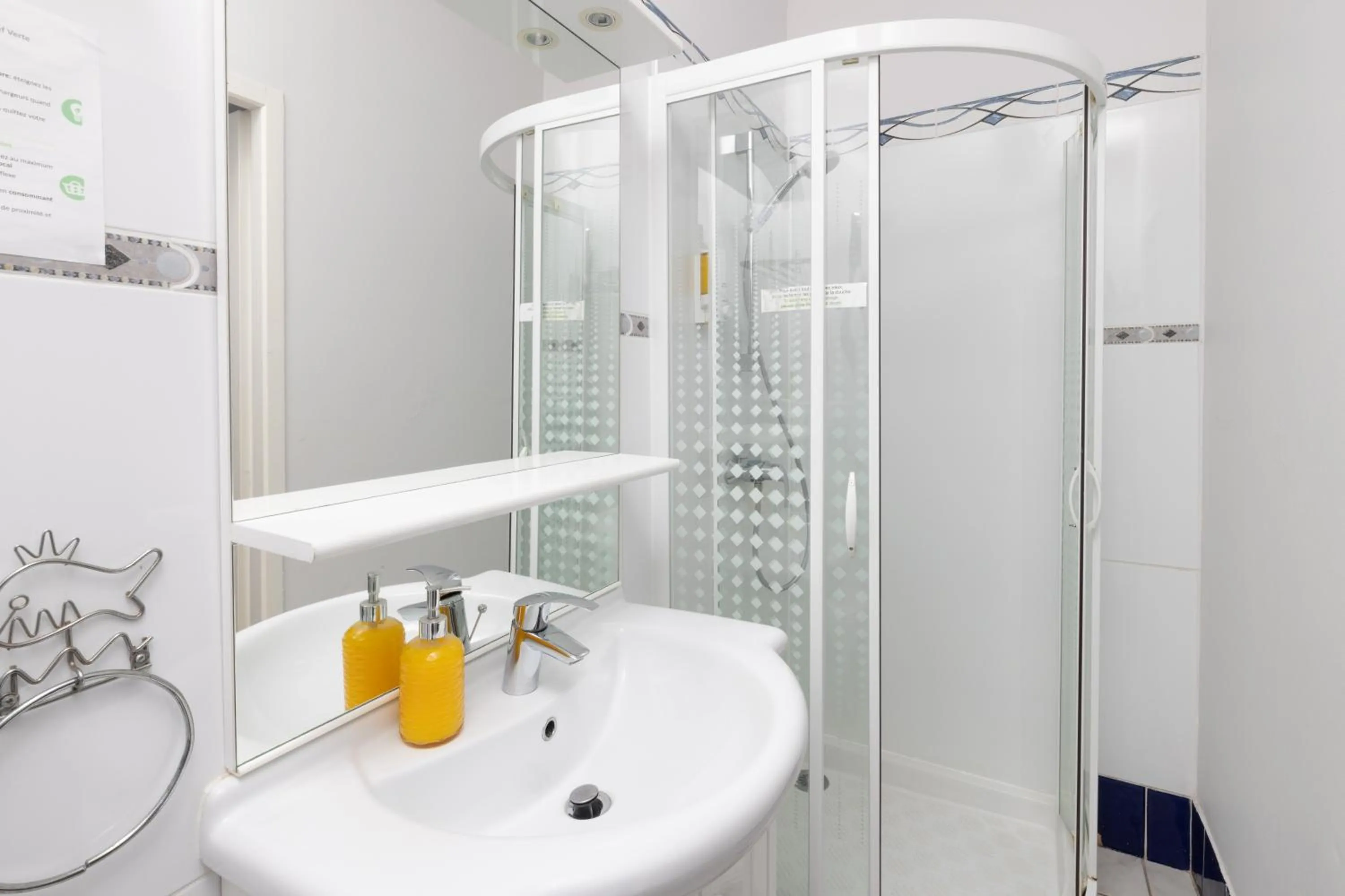 Shower in Le Grand Bassin