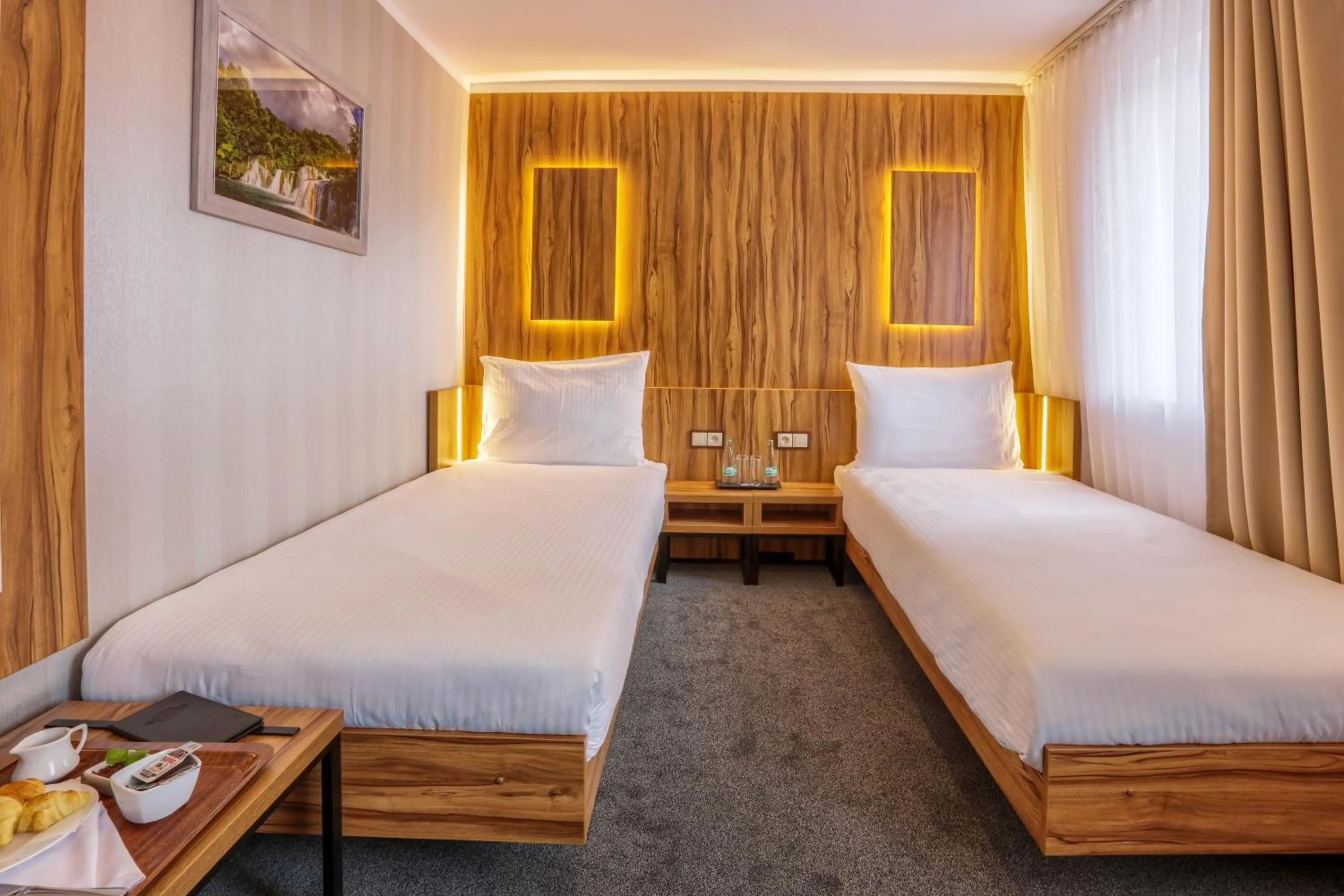 Coffee/tea facilities, Bed in Hotel Weneda