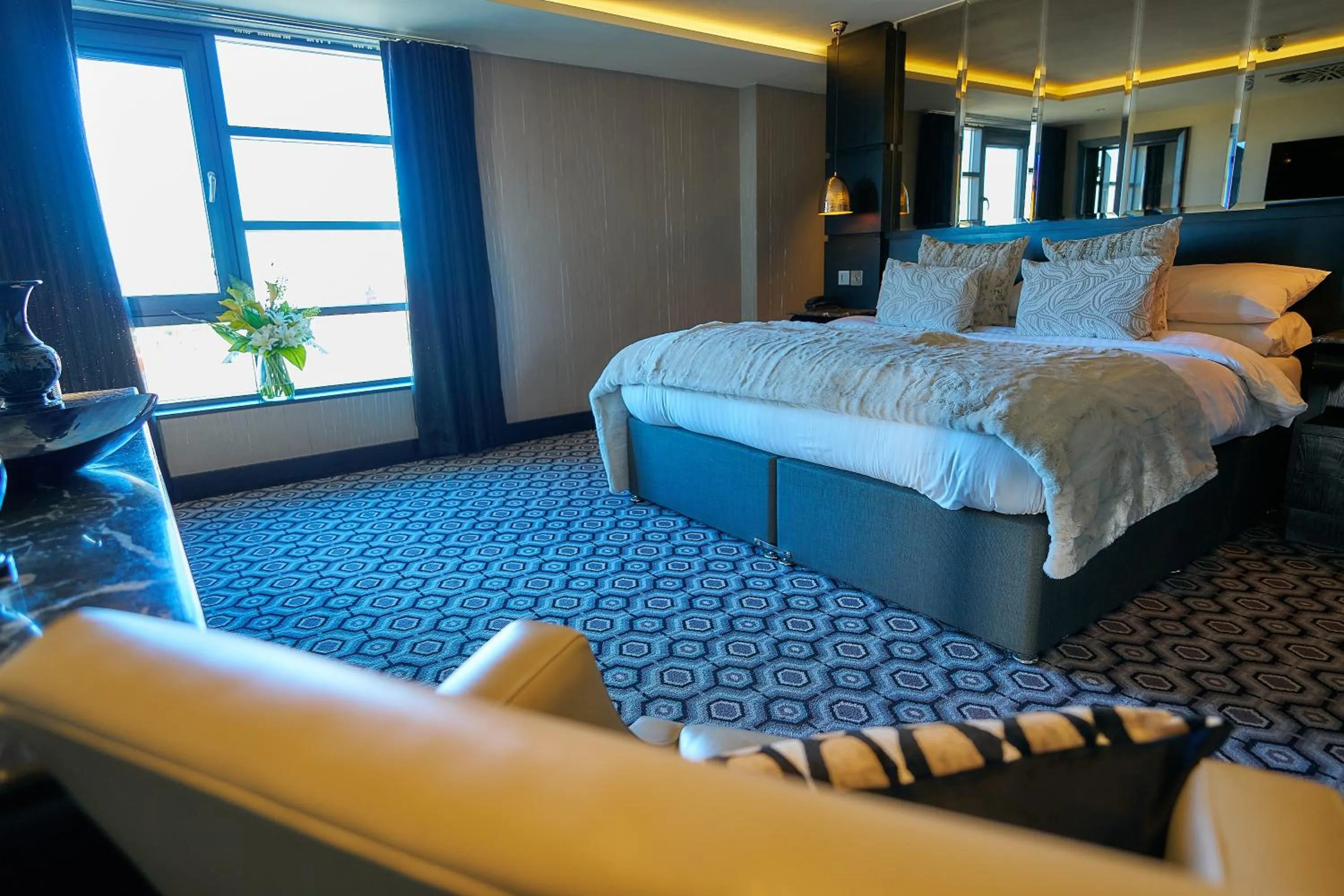 Bedroom, Bed in The Vincent Hotel